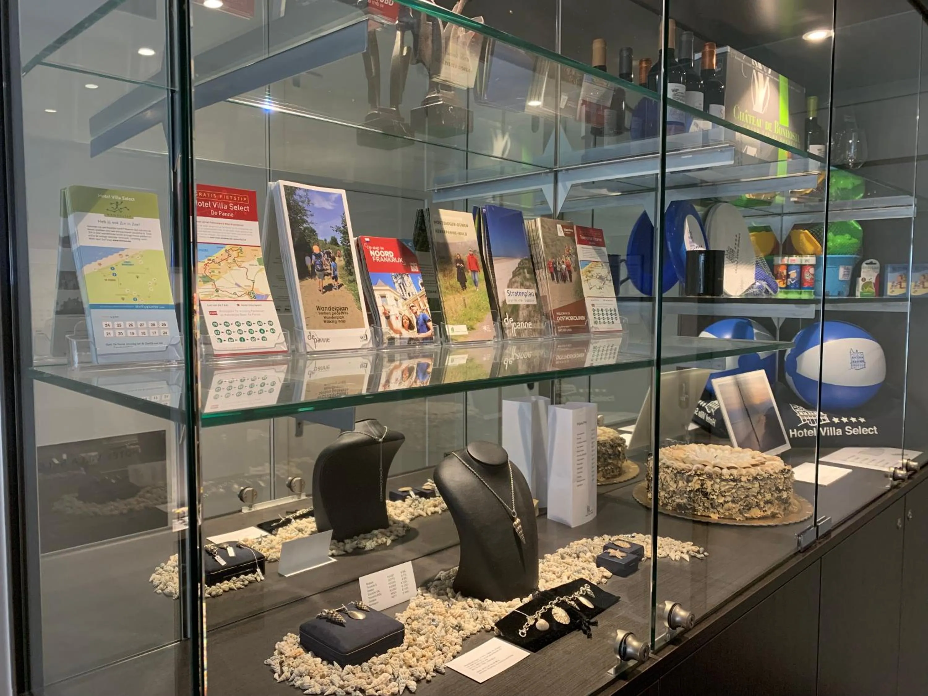 On-site shops in Hotel Villa Select