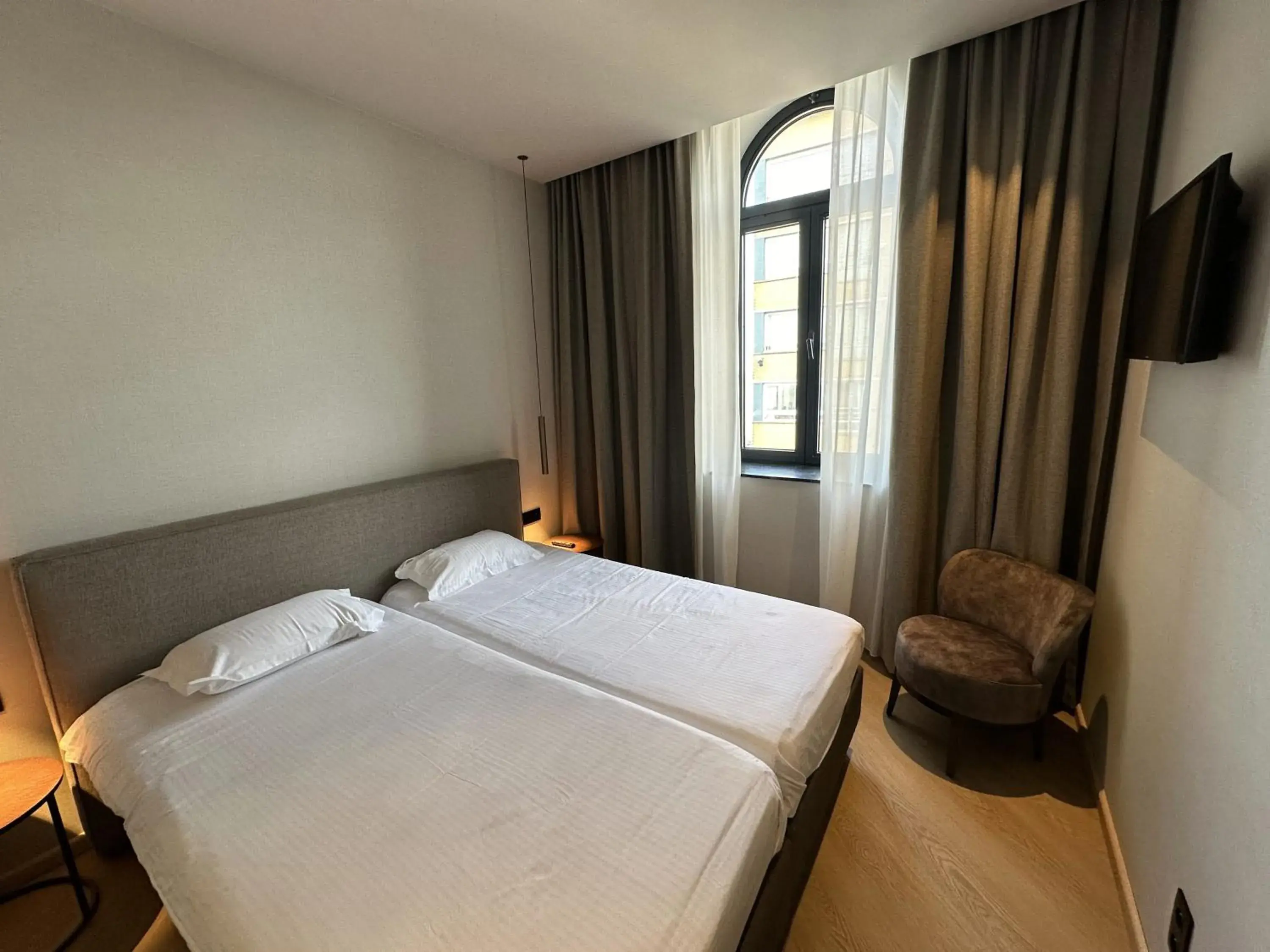 Family Room with Partial Sea View in Hotel Villa Select Family Room with Partial Sea View in Hotel Villa Select