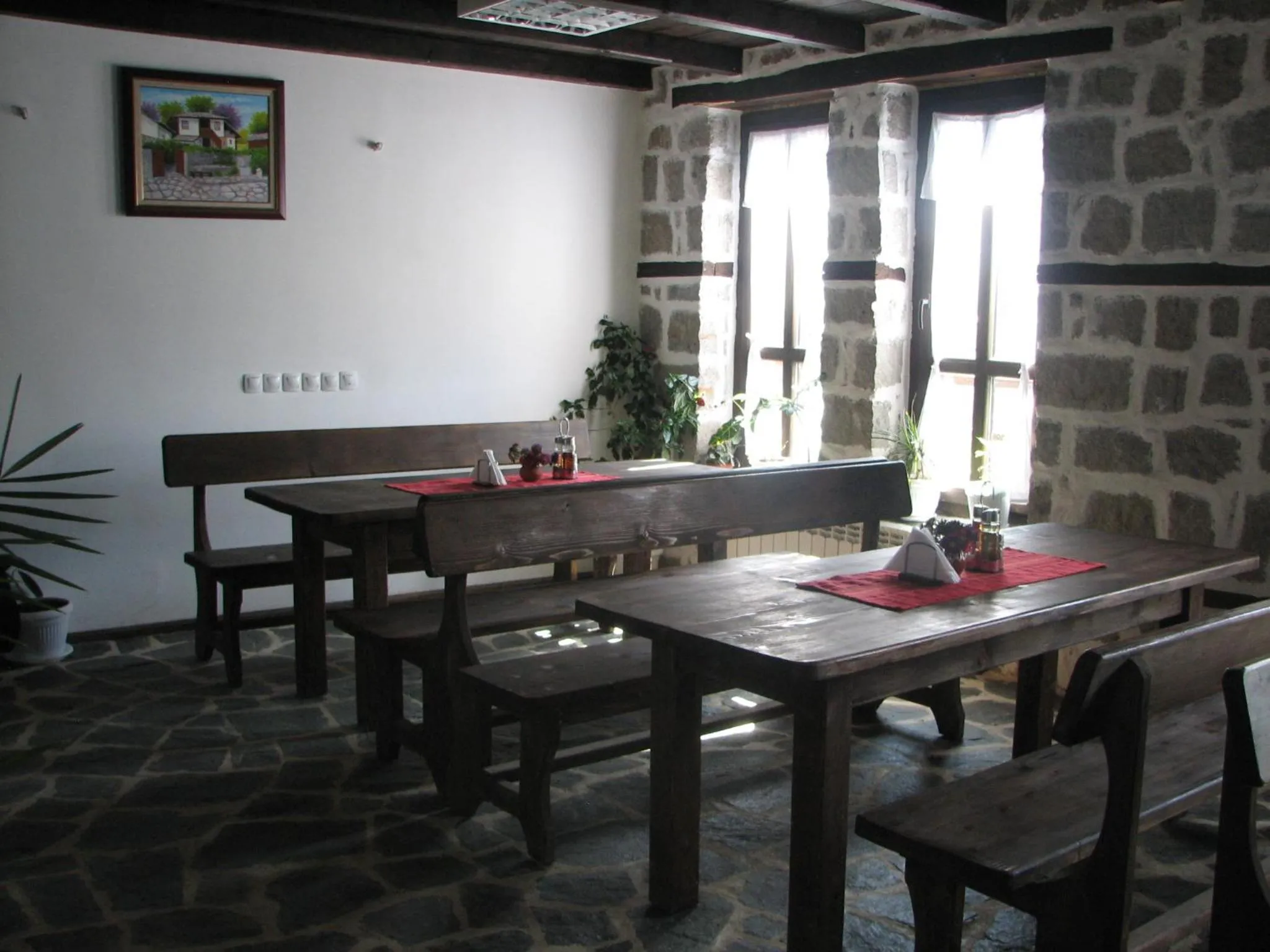 Restaurant/places to eat in Family Hotel Kalifer