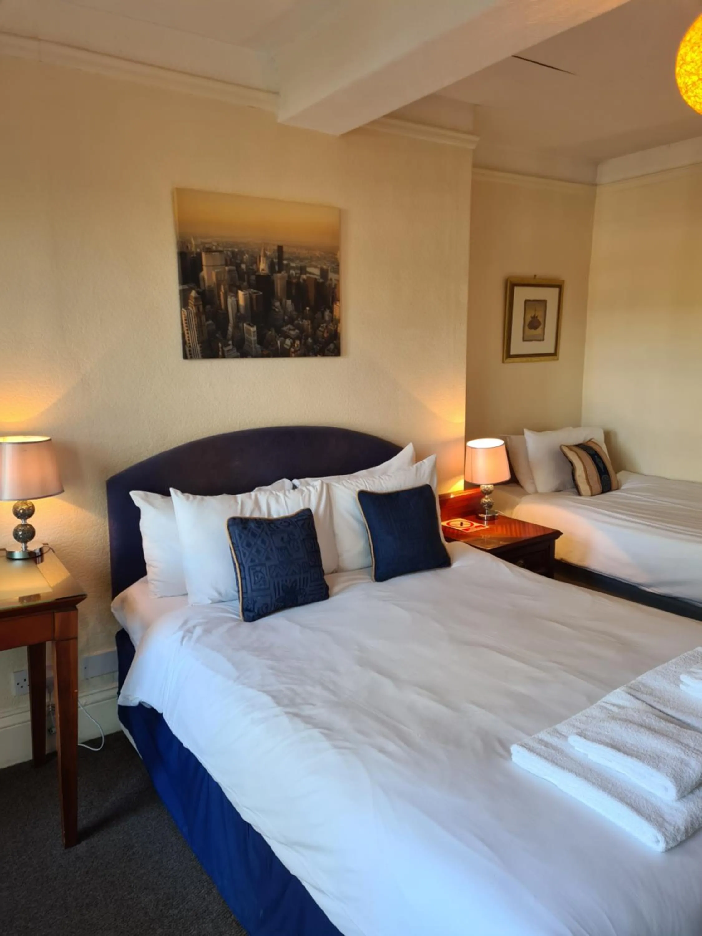 Photo of the whole room, Bed in The Hillmorton Manor Hotel