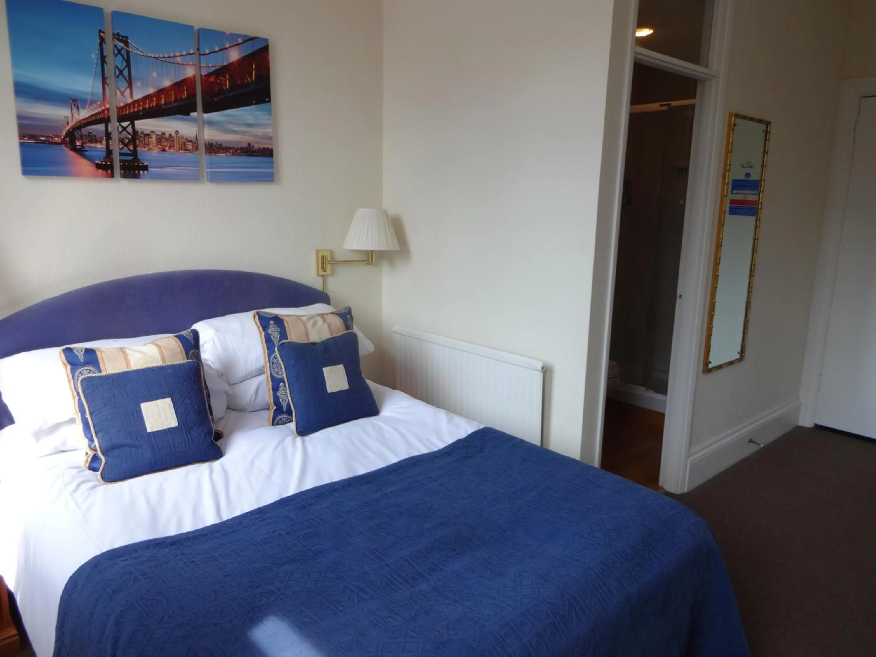 Bedroom, Bed in The Hillmorton Manor Hotel