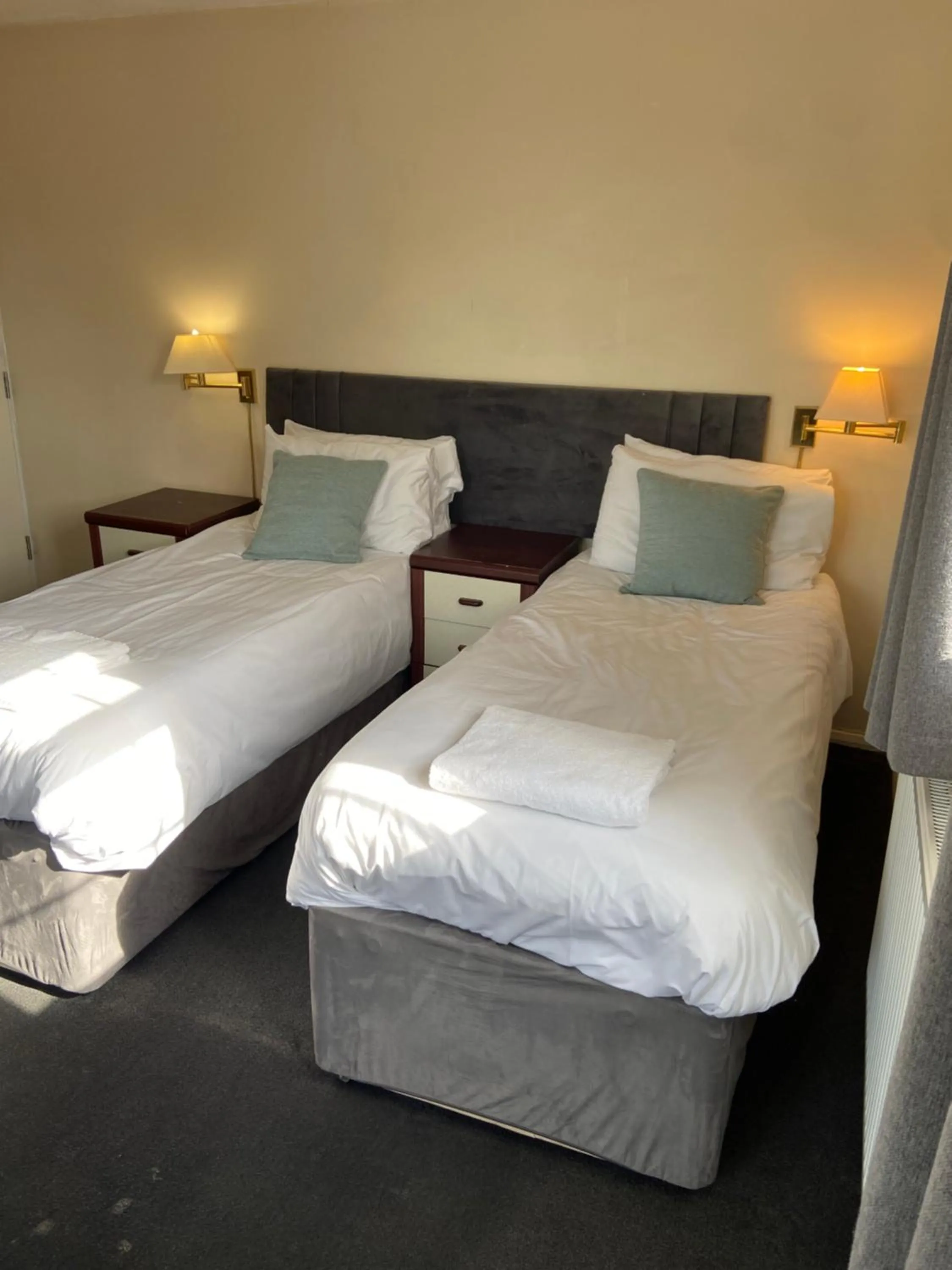 Bedroom, Bed in The Hillmorton Manor Hotel