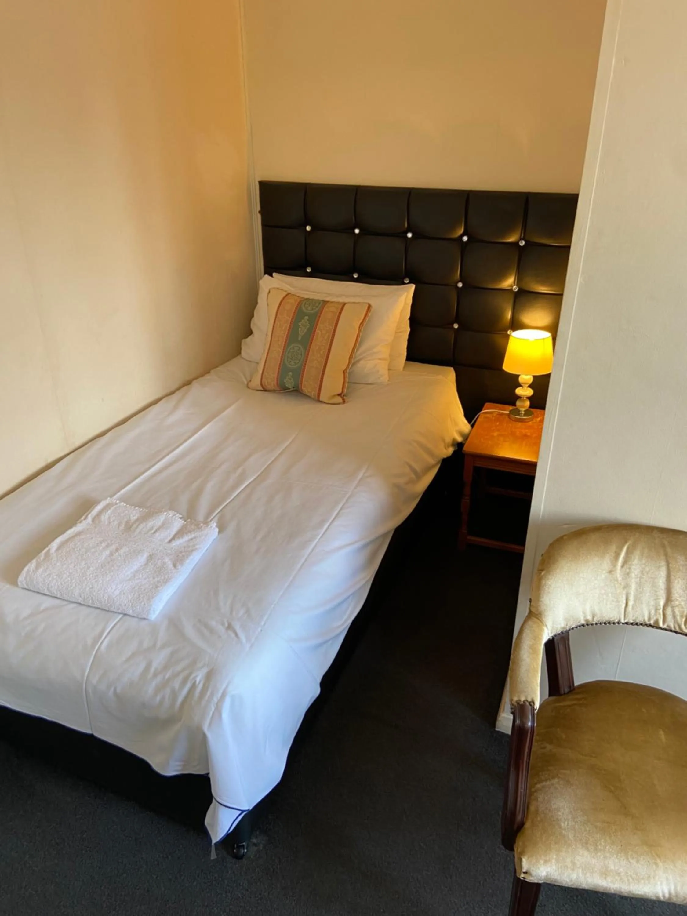 Bedroom, Bed in The Hillmorton Manor Hotel