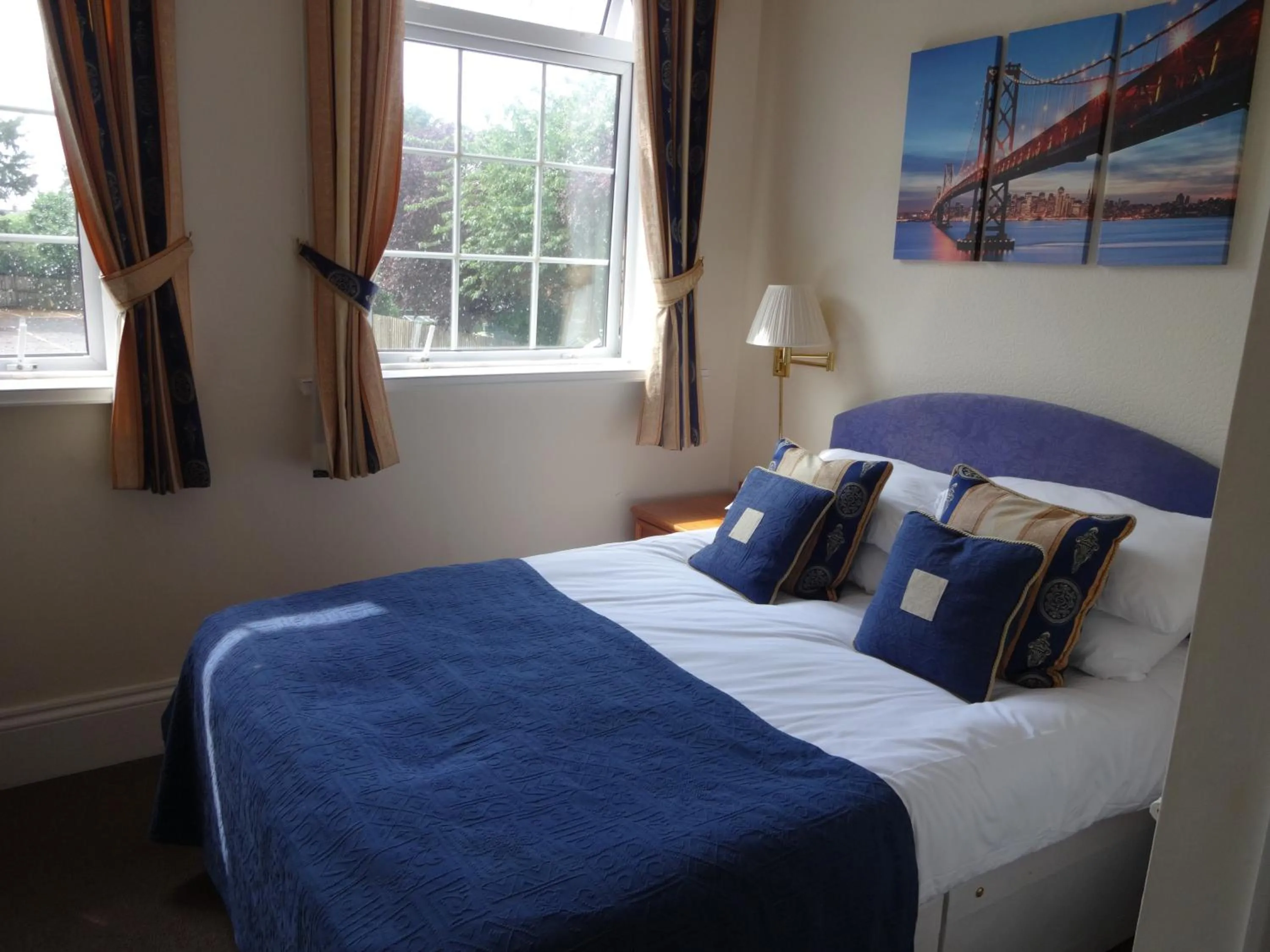 Bedroom, Bed in The Hillmorton Manor Hotel