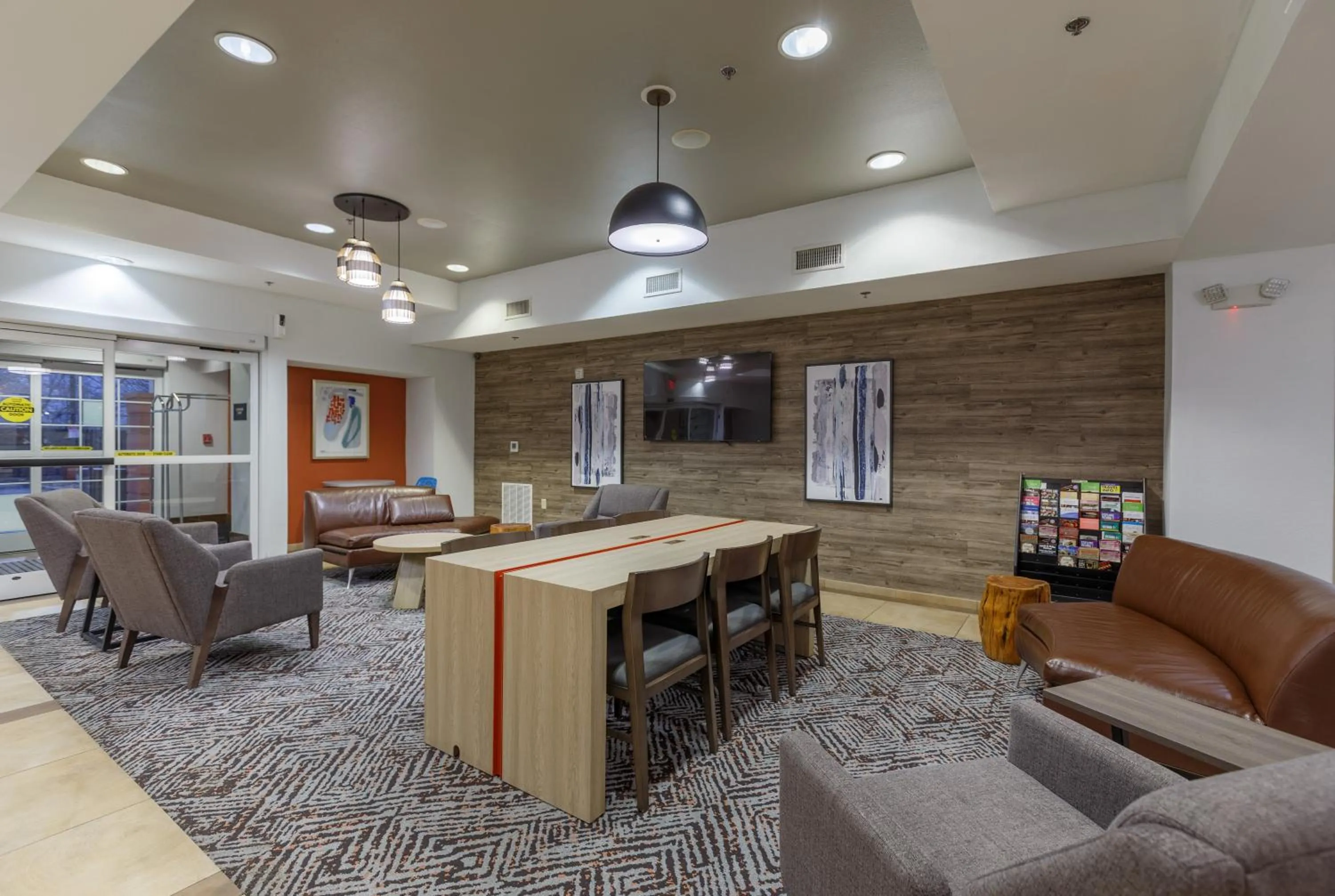 Communal lounge/ TV room in Candlewood Suites San Marcos by IHG
