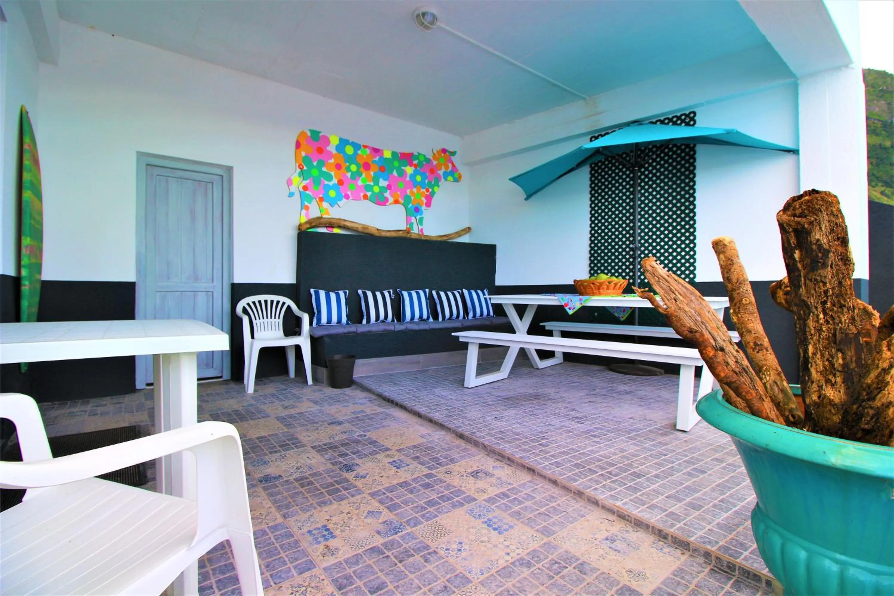 The Waves Hostel by Amazing Madeira
