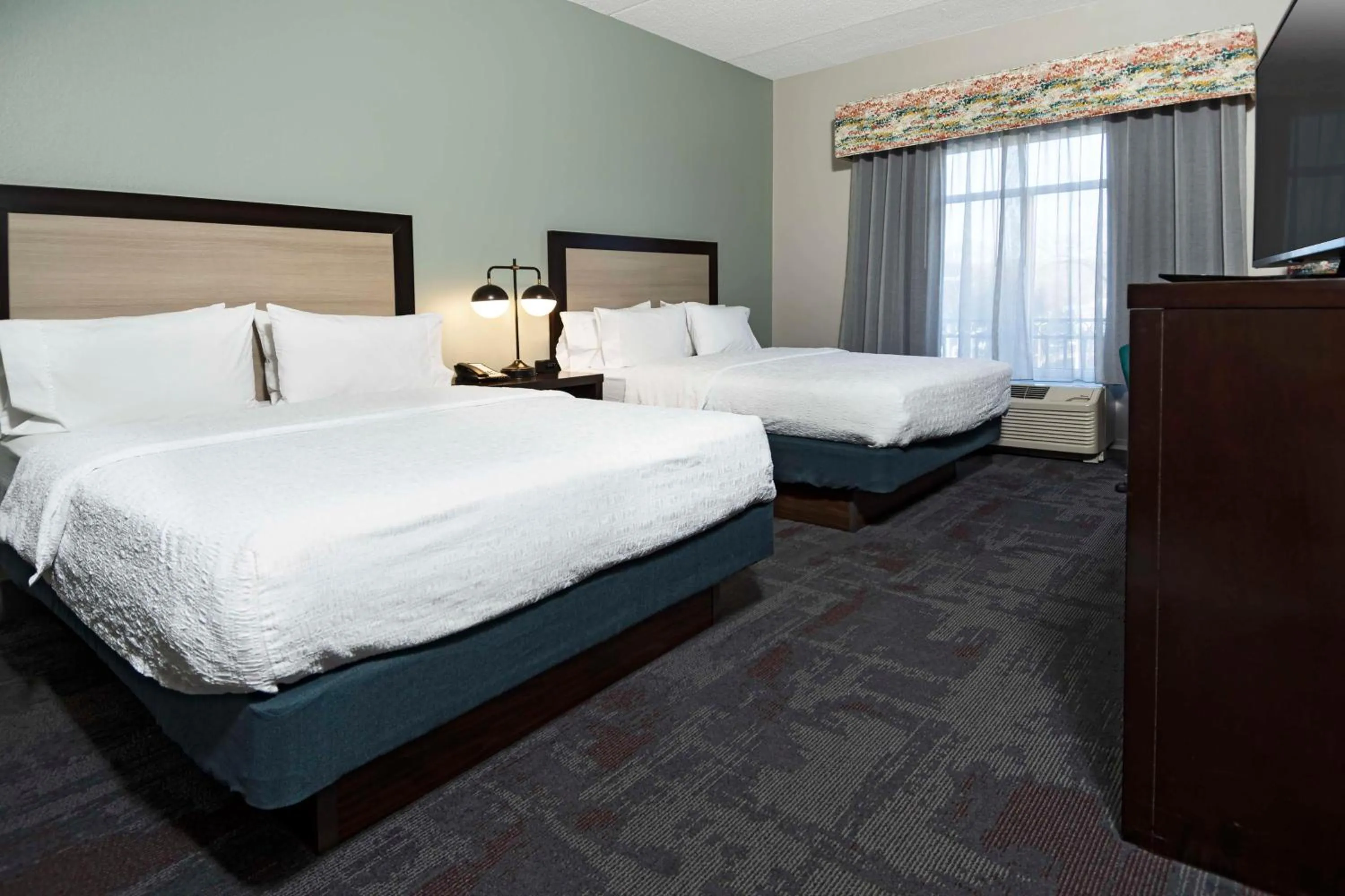 Bed in Hampton Inn & Suites - Raleigh Downtown