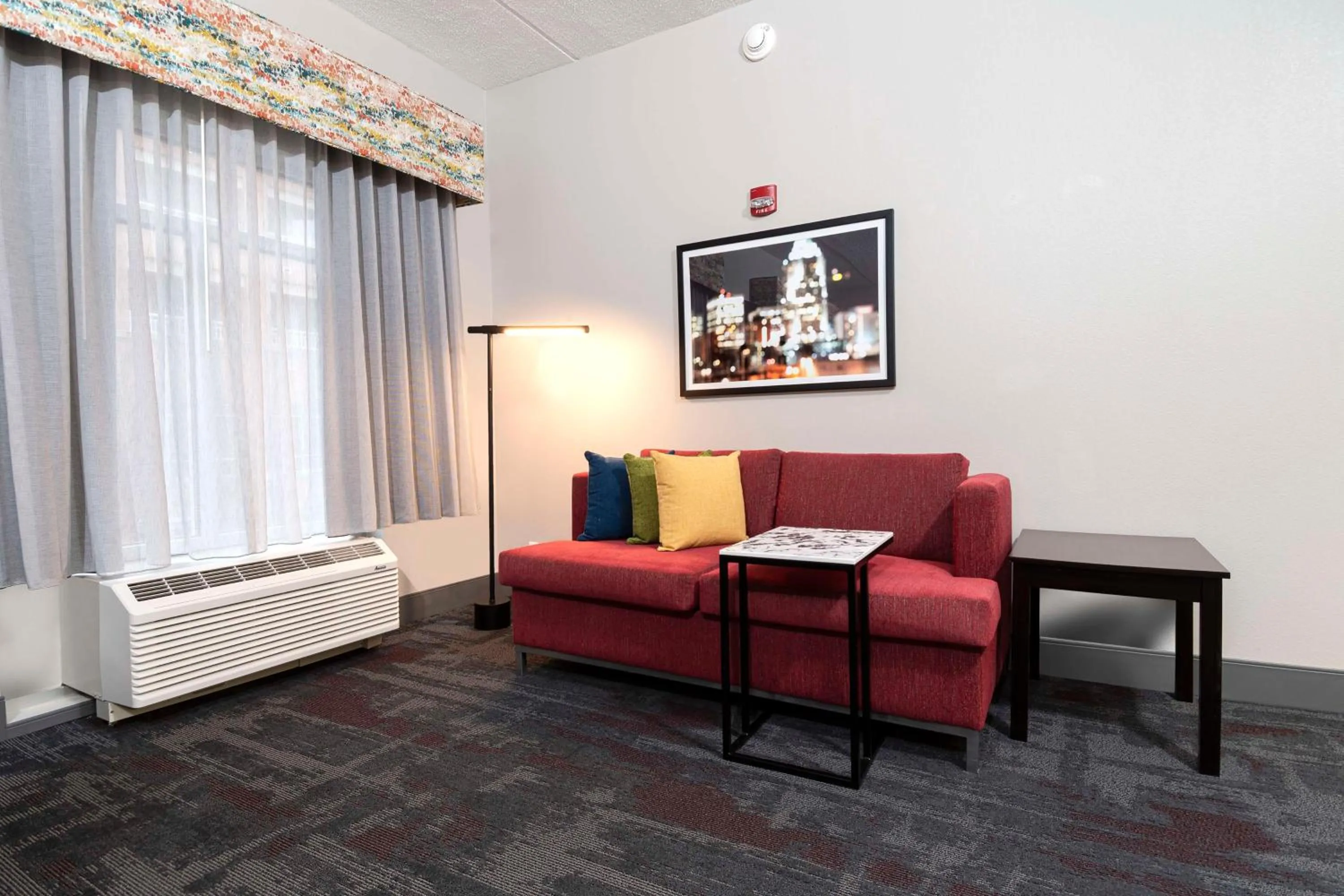 Living room in Hampton Inn & Suites - Raleigh Downtown