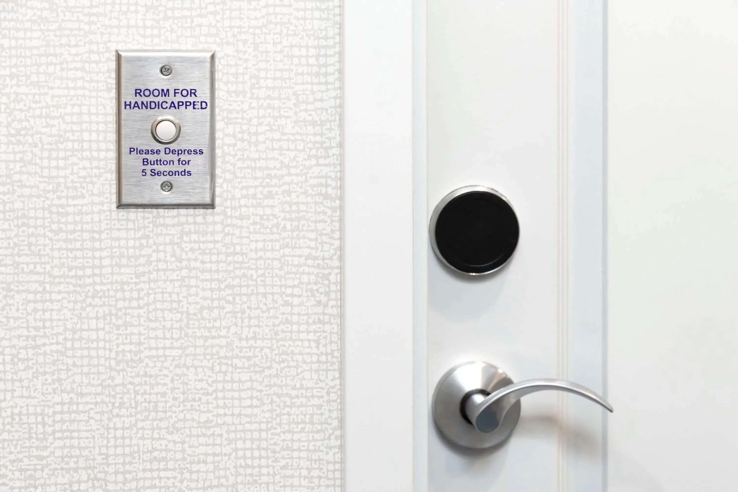 Photo of the whole room in Hampton Inn & Suites - Raleigh Downtown Photo of the whole room in Hampton Inn & Suites - Raleigh Downtown