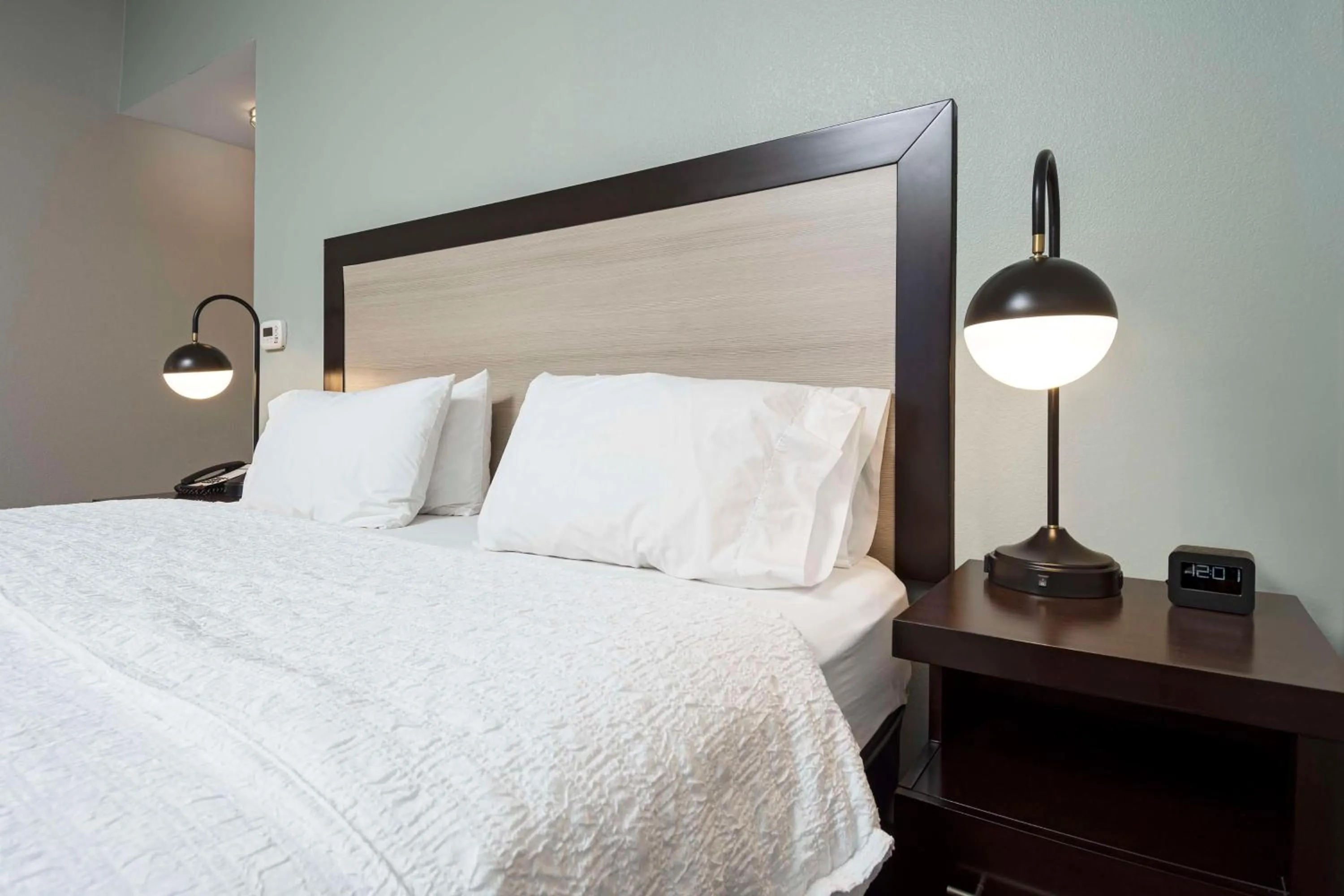 Bed in Hampton Inn & Suites - Raleigh Downtown