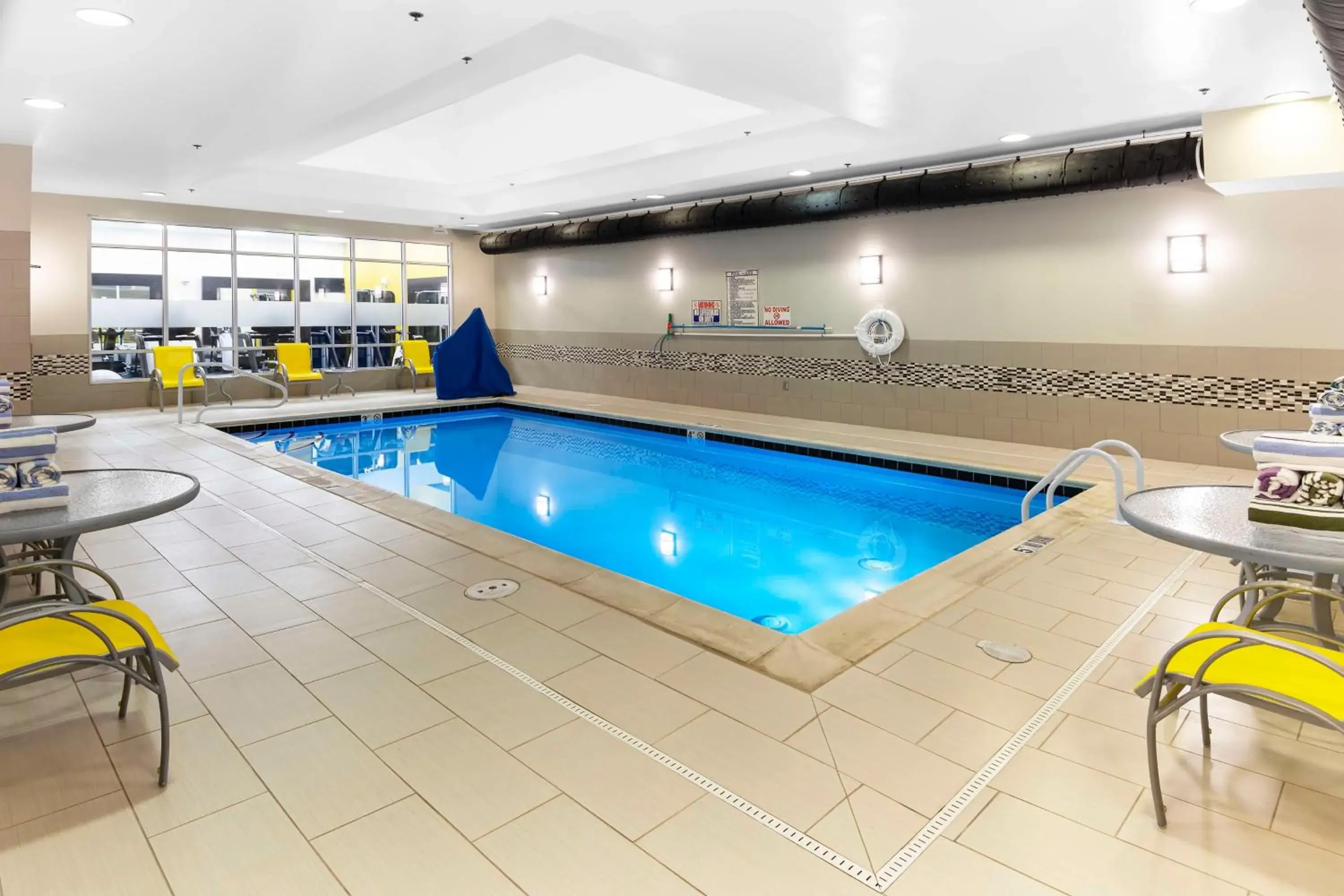 Pool view in Hampton Inn & Suites - Raleigh Downtown Pool view in Hampton Inn & Suites - Raleigh Downtown