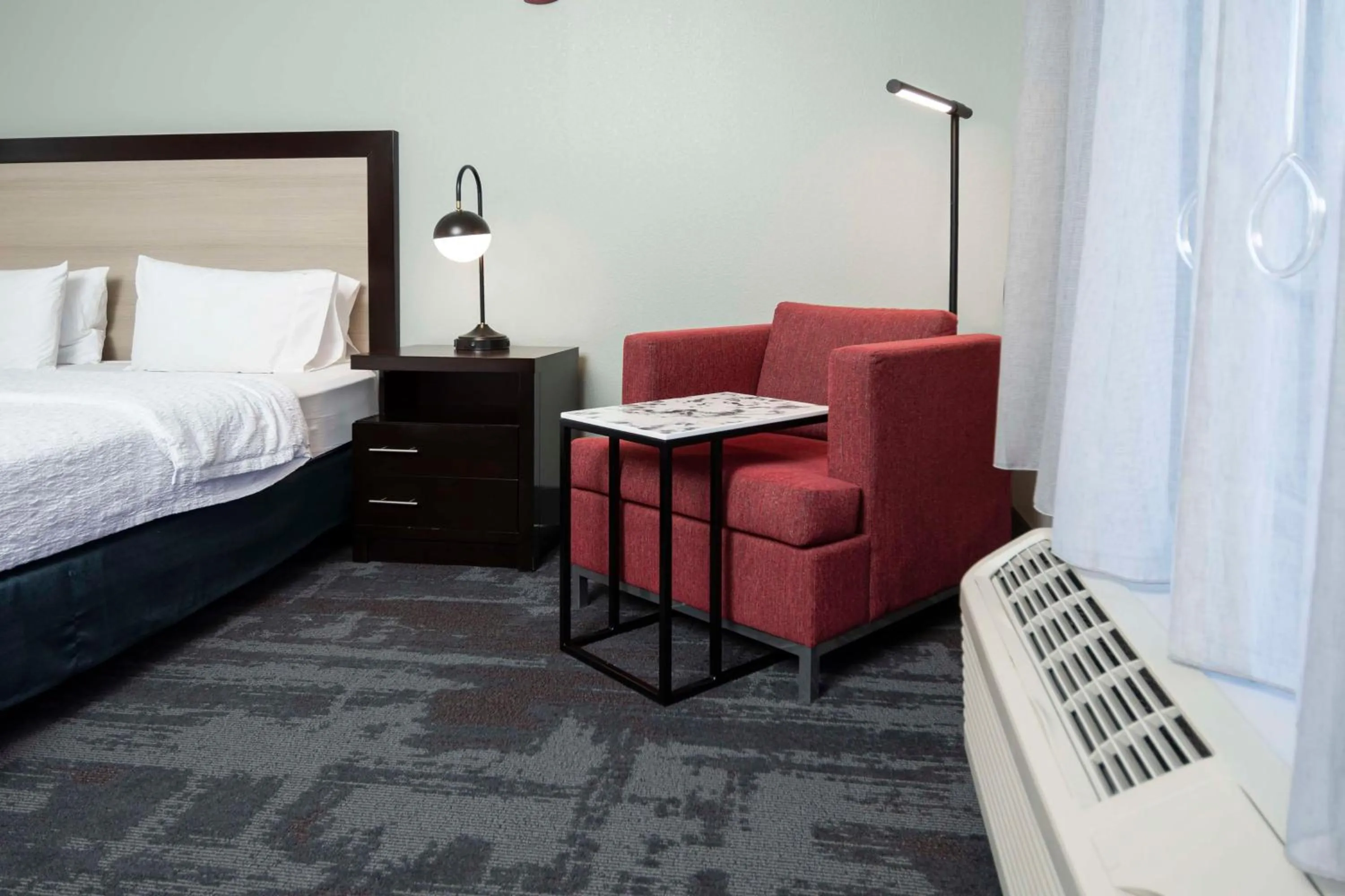 Bed in Hampton Inn & Suites - Raleigh Downtown