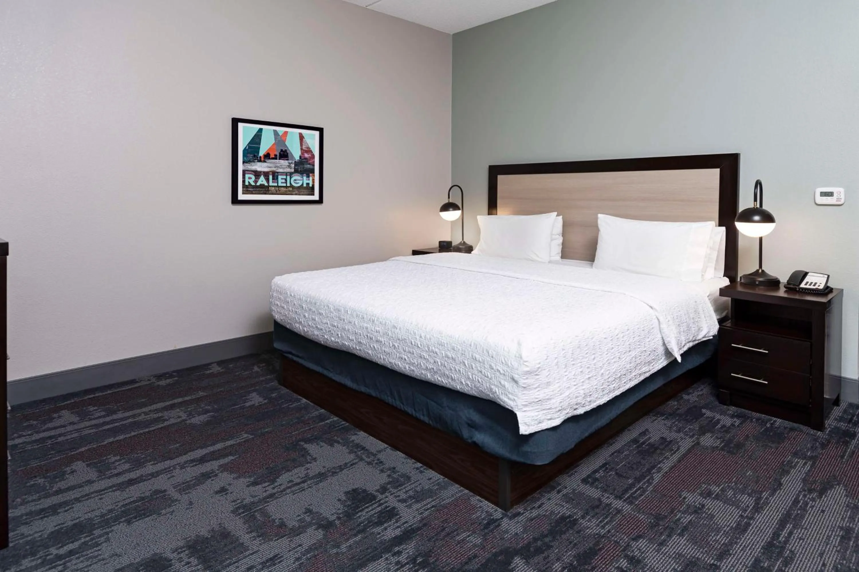 Bed in Hampton Inn & Suites - Raleigh Downtown