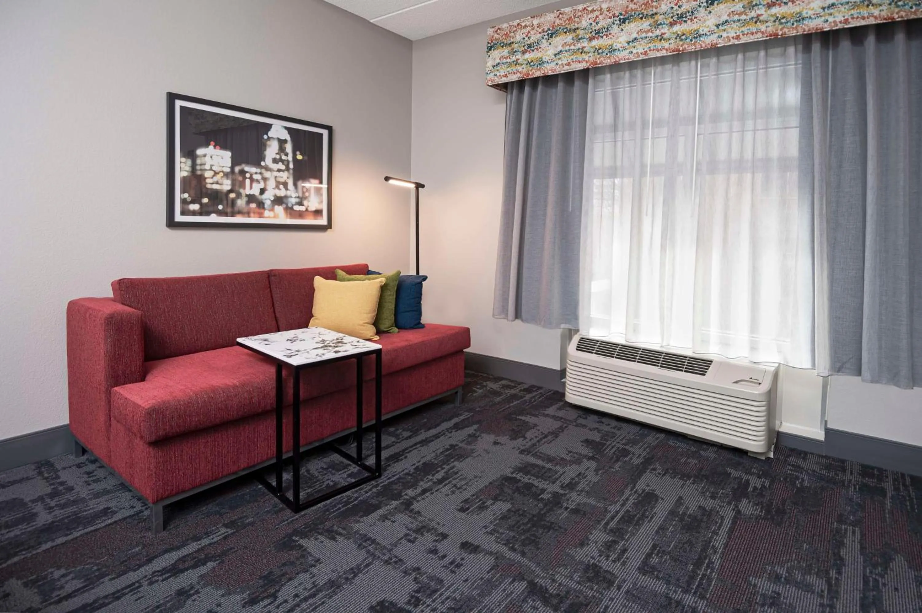 Living room in Hampton Inn & Suites - Raleigh Downtown