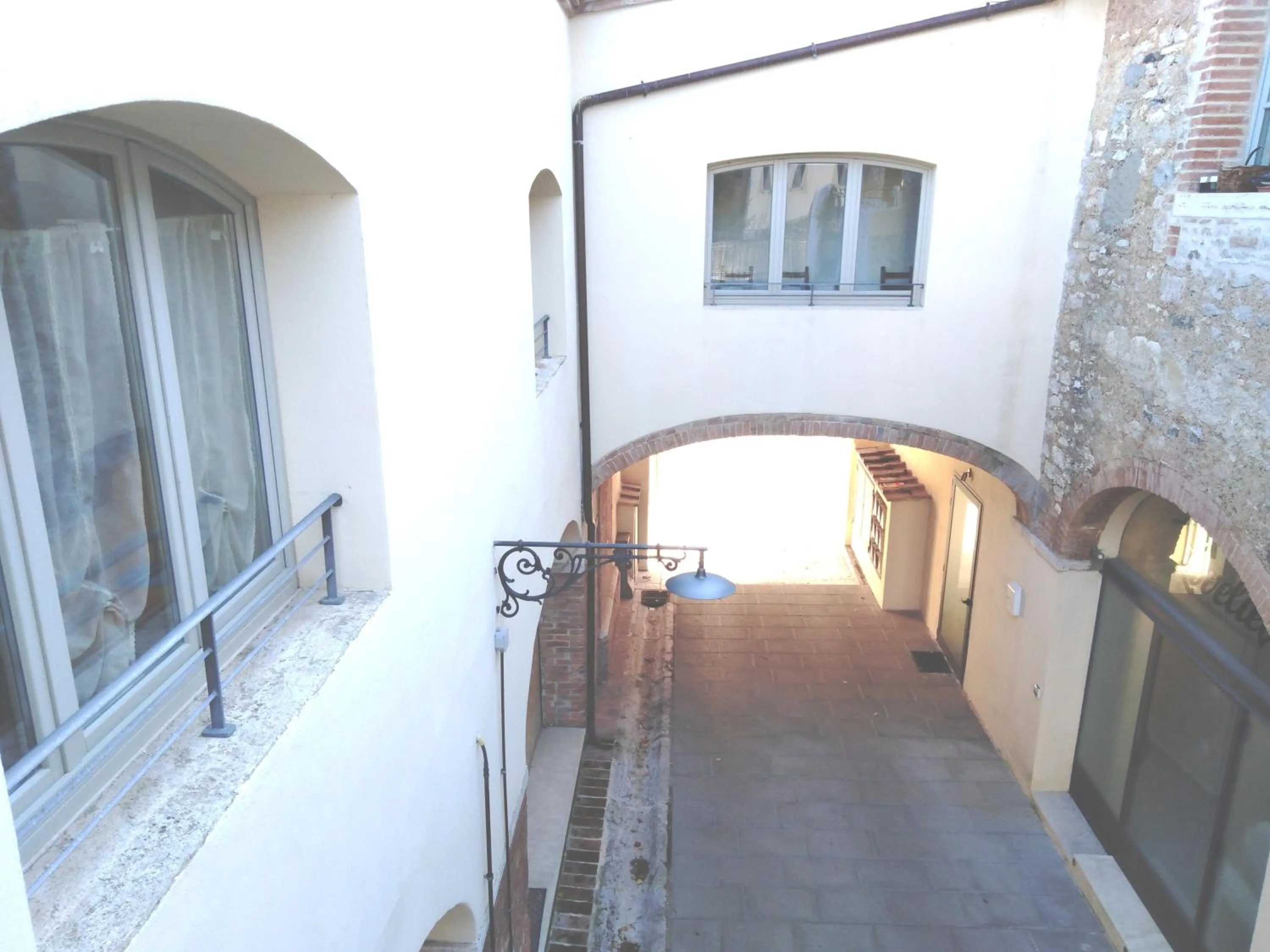 Inner courtyard view in Acetylene B&B
