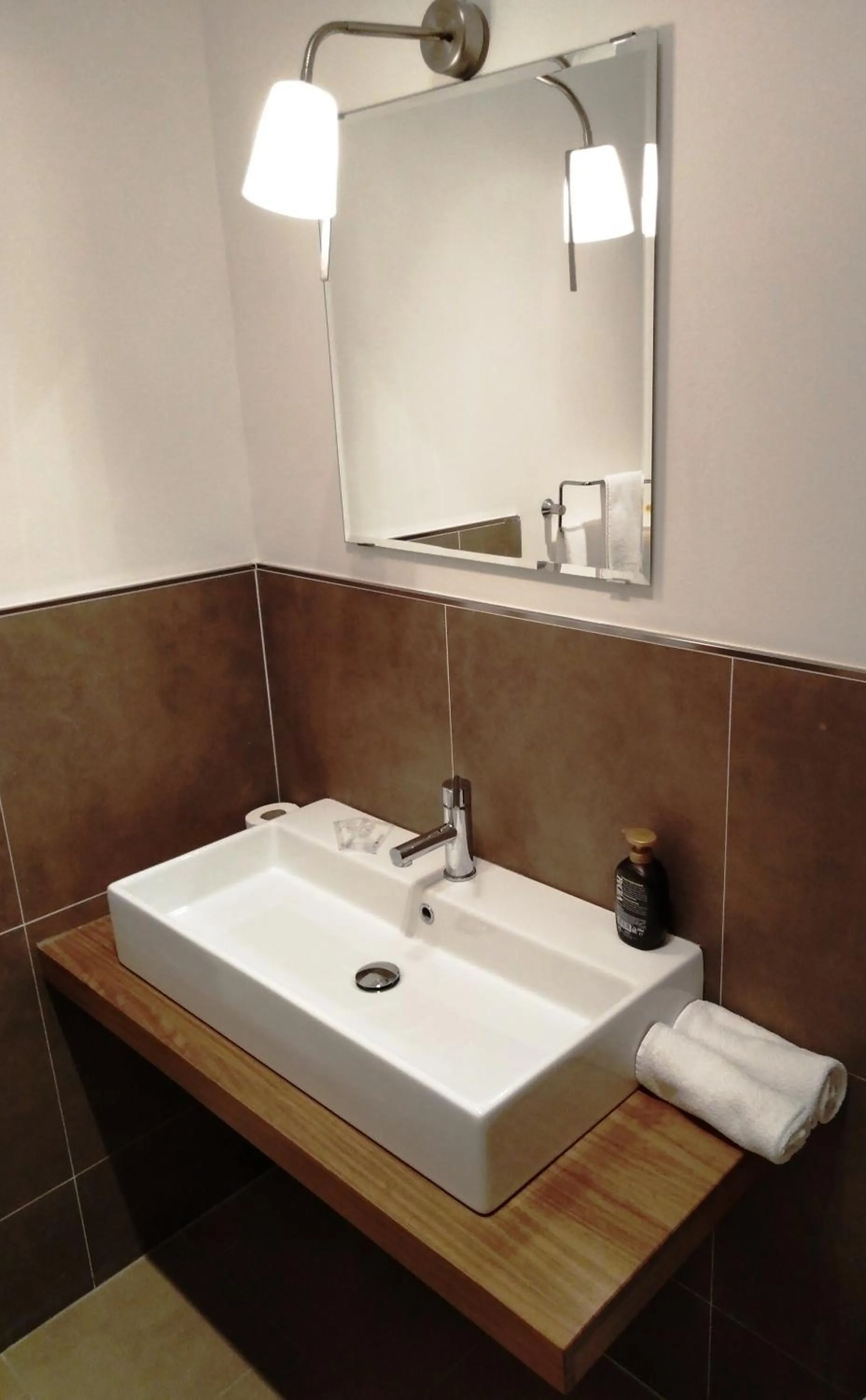 Bathroom in Acetylene B&B