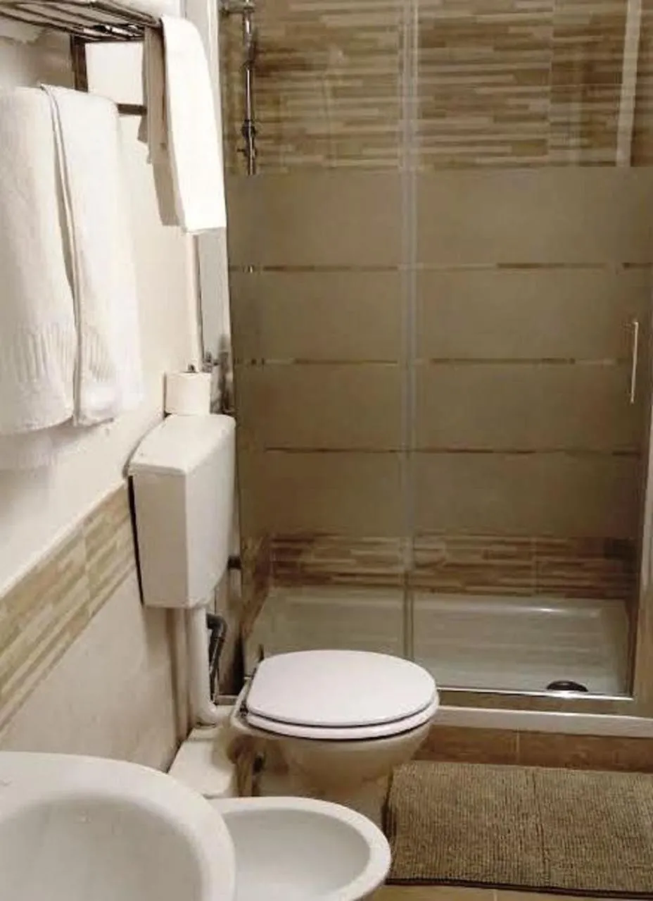 Bathroom in Acetylene B&B