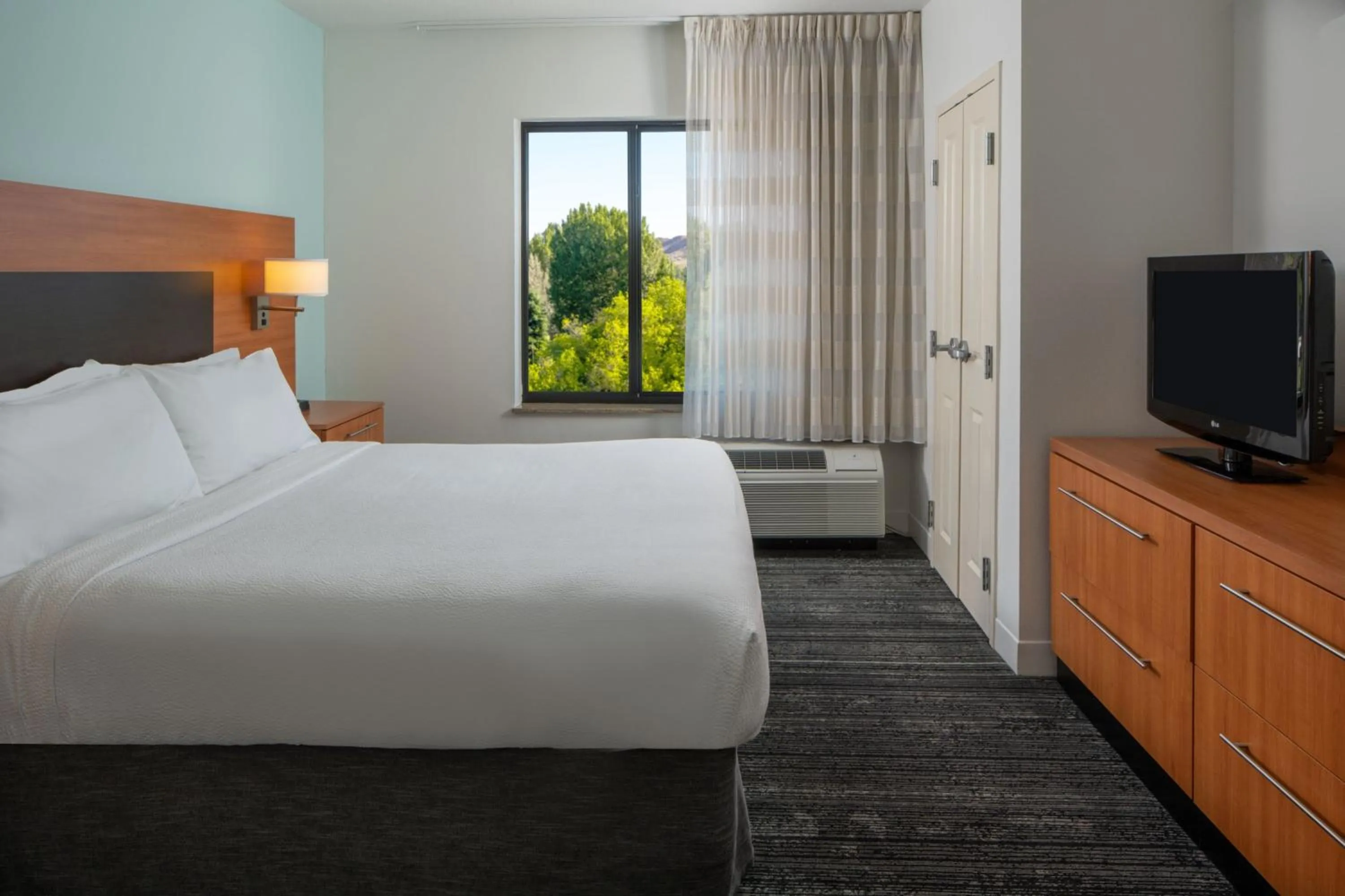 Bedroom, Bed in TownePlace Suites by Marriott Vernal