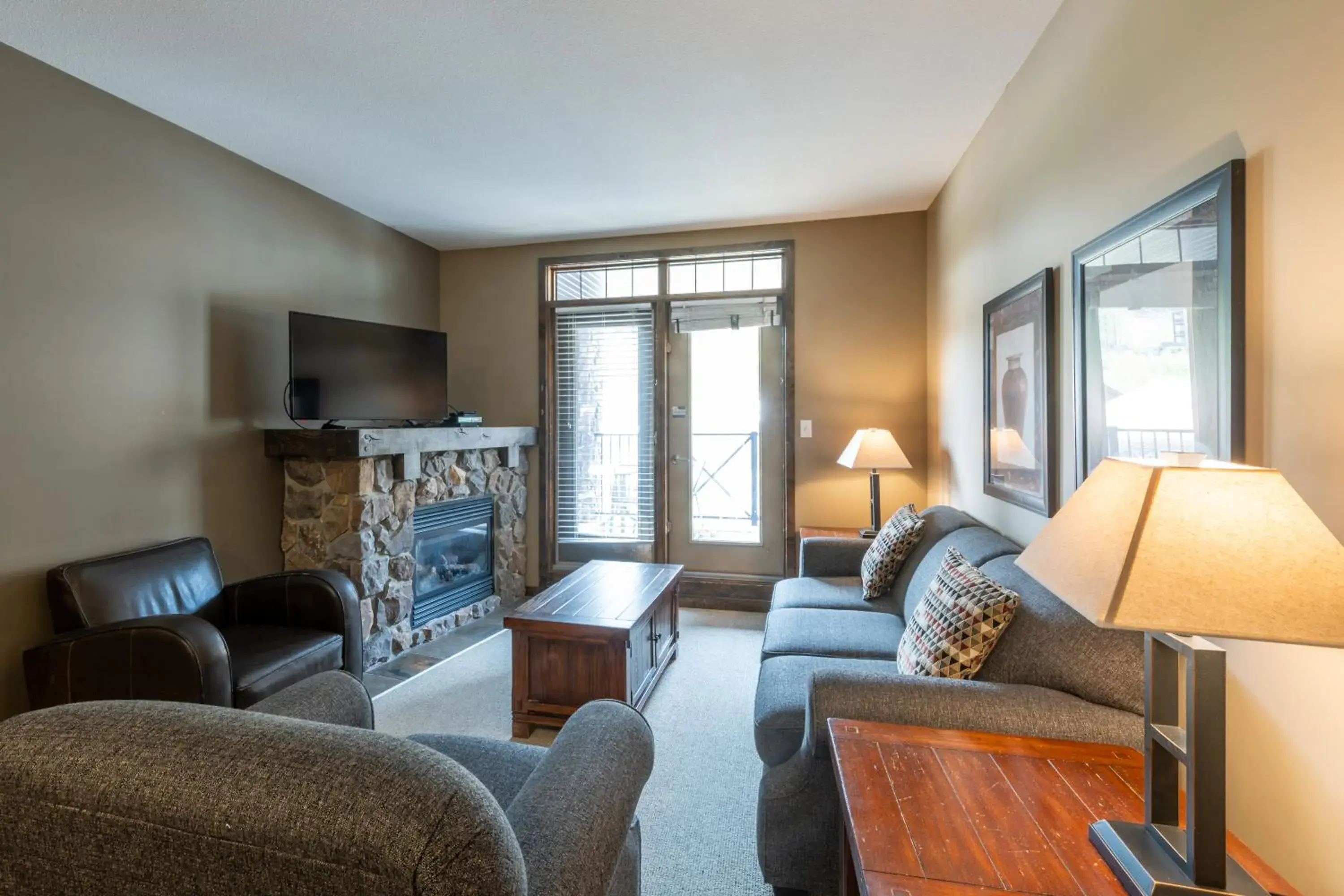 Library in Glacier Mountaineer Lodge Library in Glacier Mountaineer Lodge