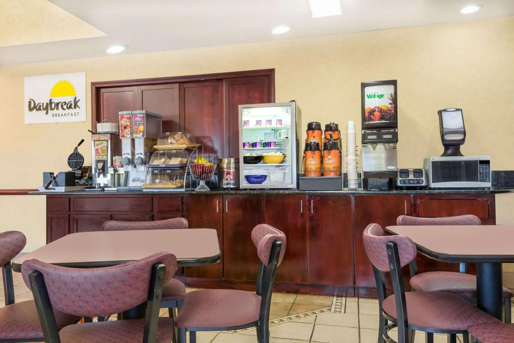 Days Inn by Wyndham Norton