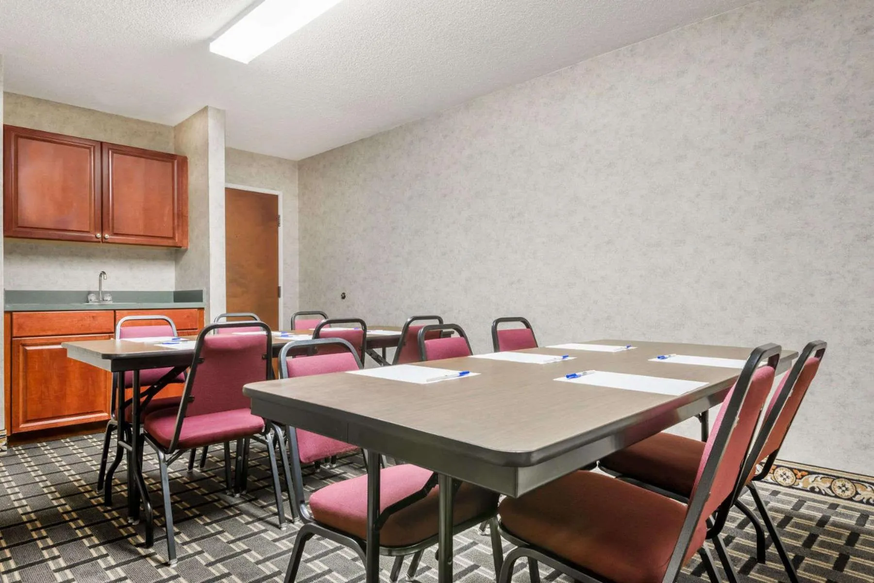 Days Inn by Wyndham Norton