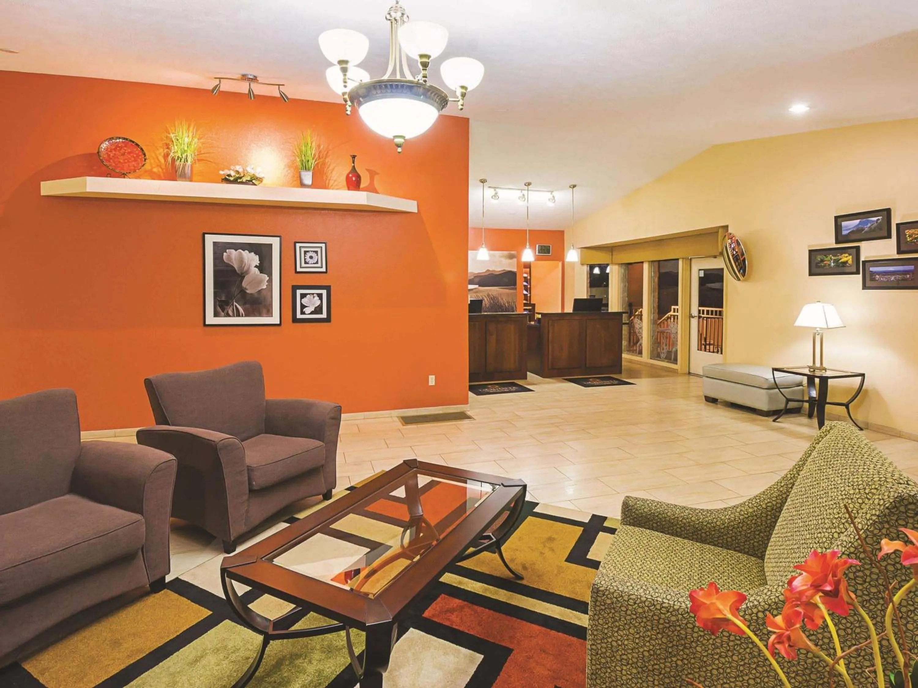 Lobby or reception in La Quinta by Wyndham Woodburn