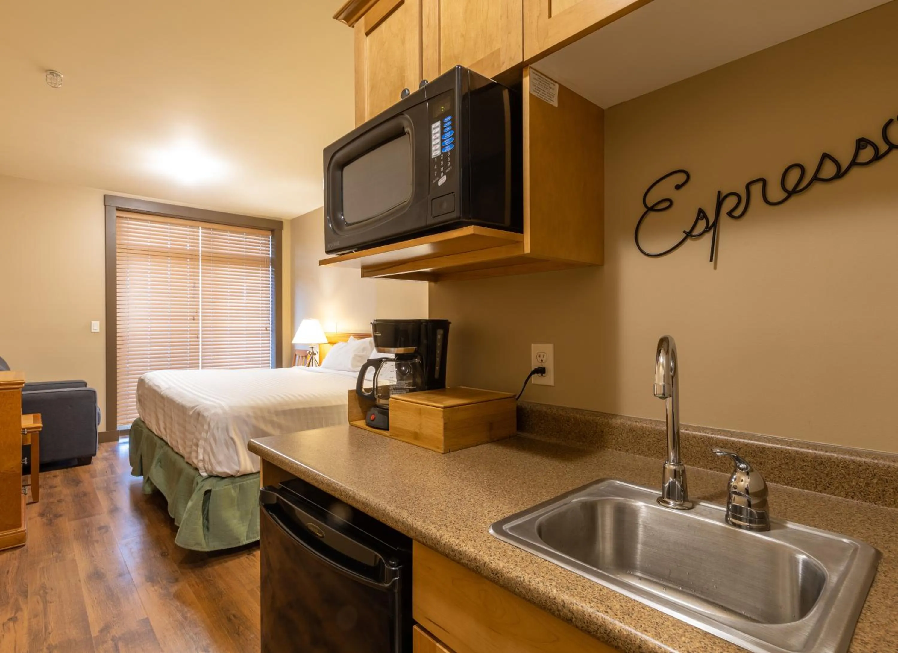 Bedroom in Palliser Lodge — Bellstar Hotels & Resorts