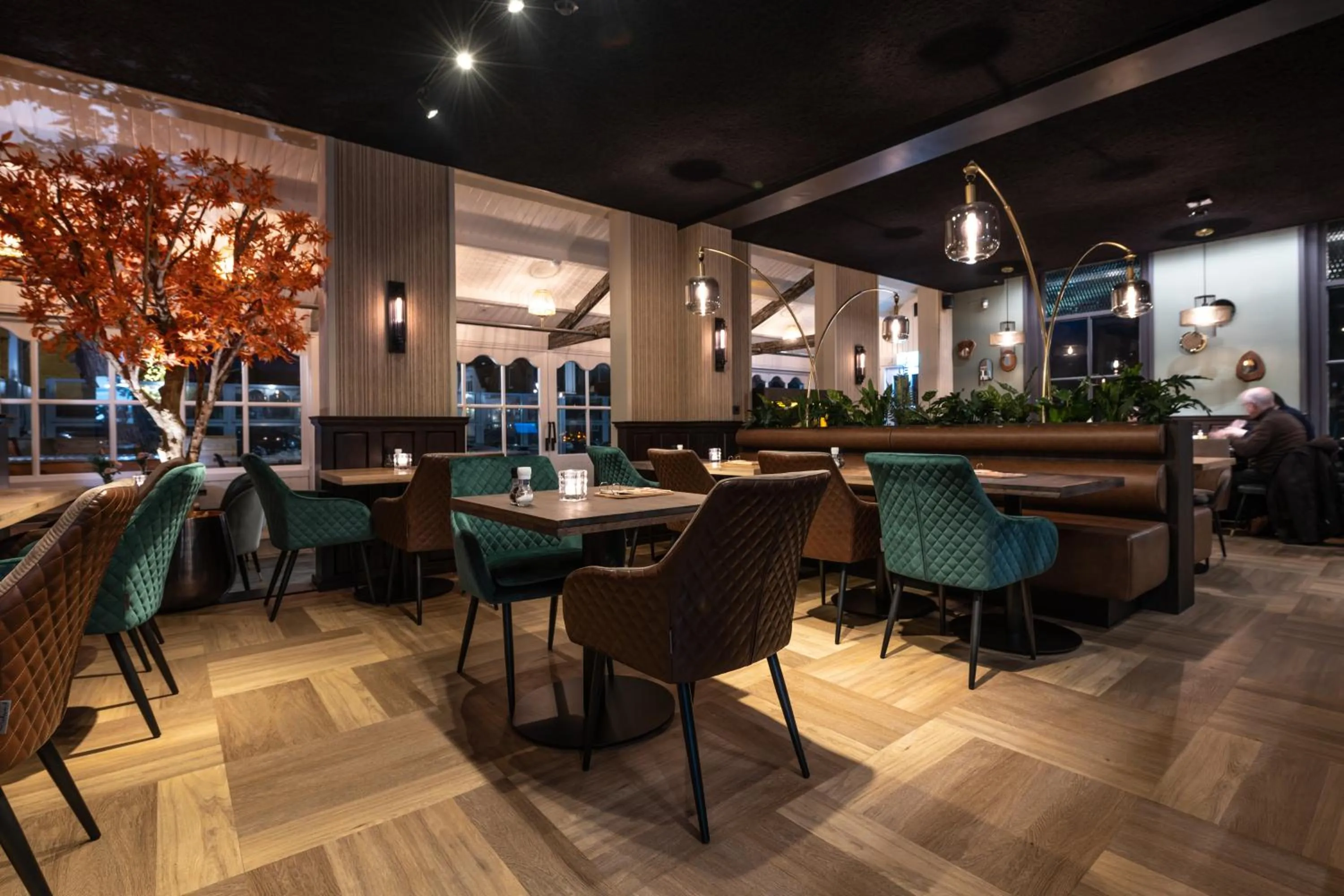 Restaurant/places to eat in Hotel Bom