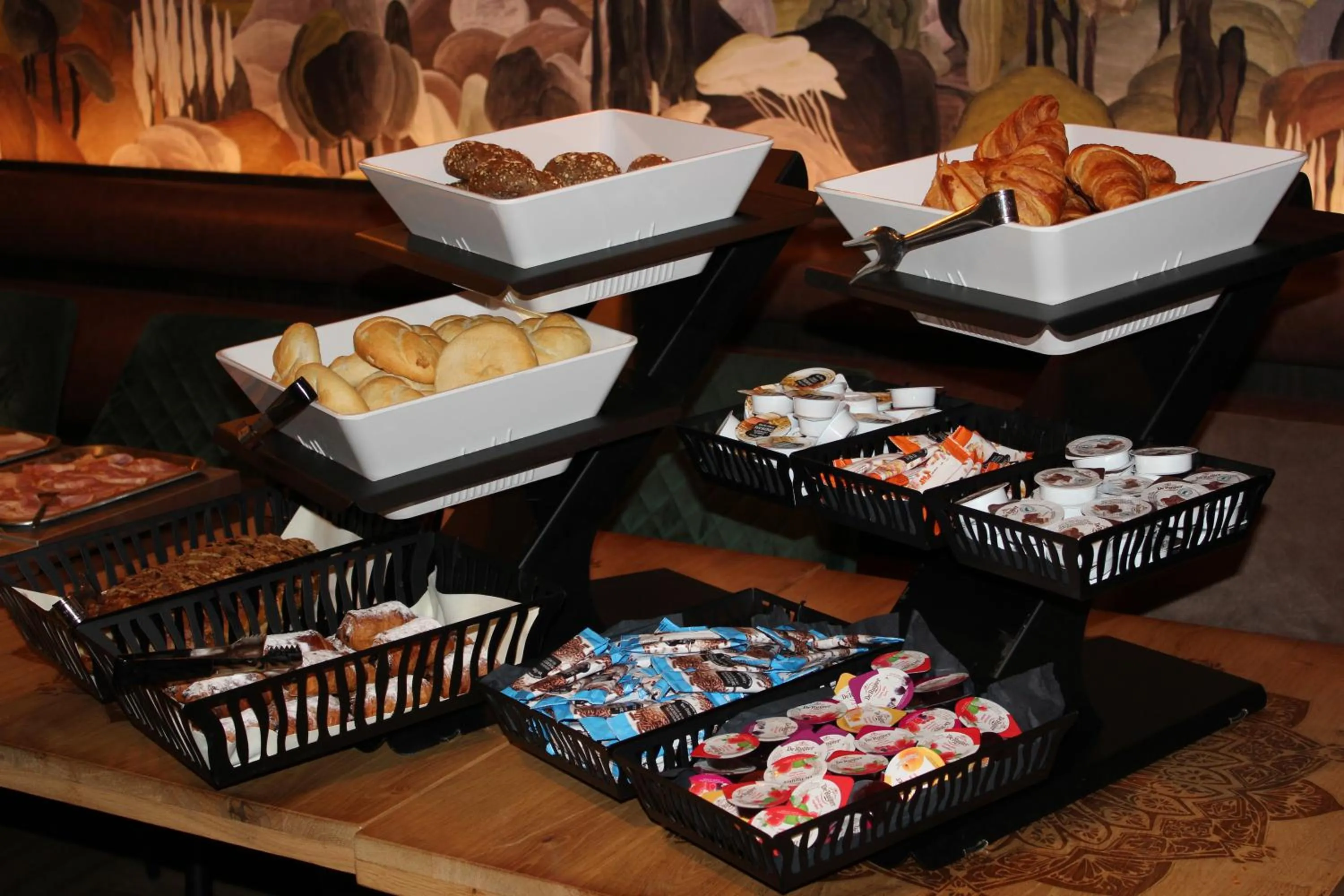 Buffet breakfast in Hotel Bom