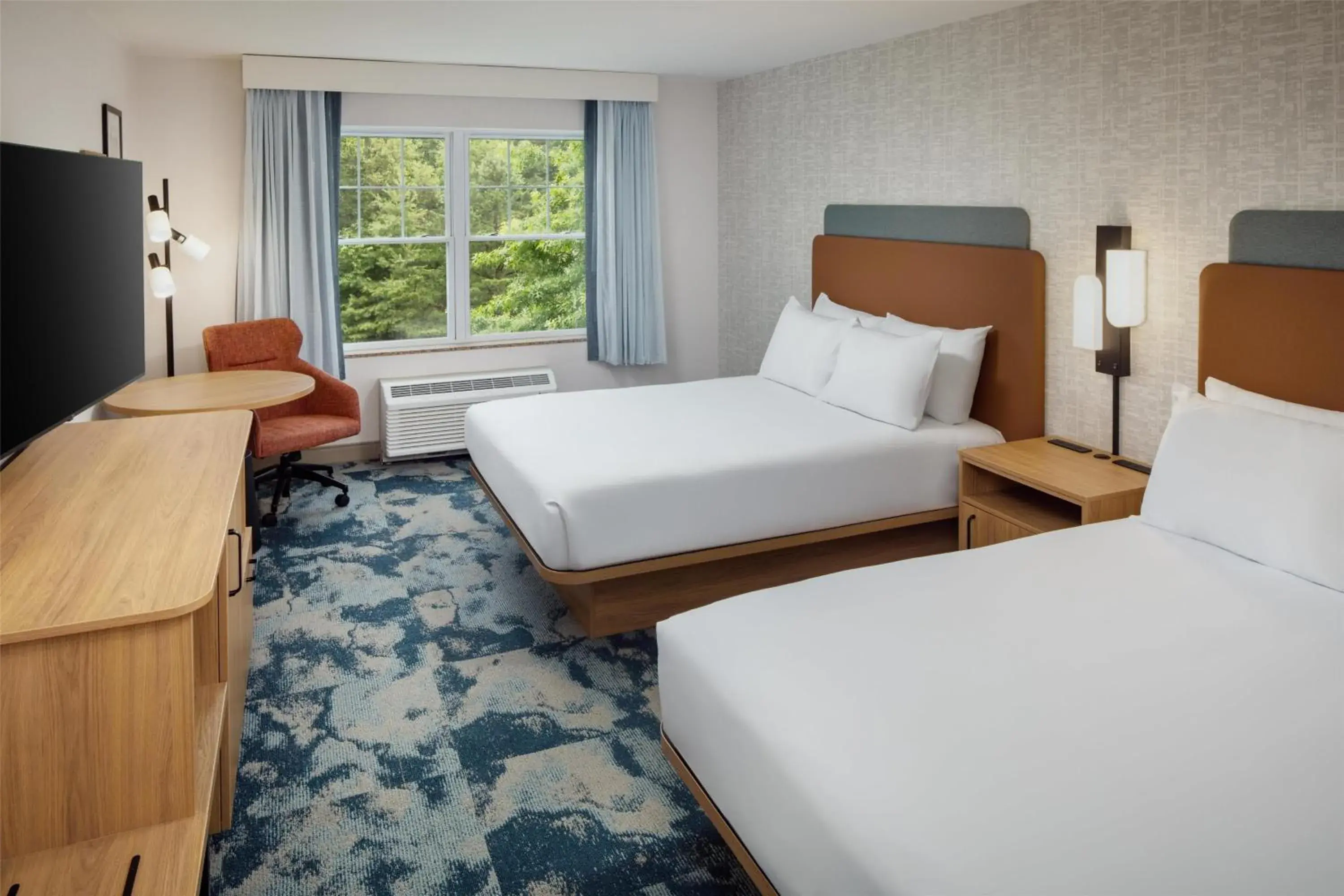 Queen Room with Two Queen Beds - Hearing Access/Non-Smoking in Hampton Inn & Suites North Conway Queen Room with Two Queen Beds - Hearing Access/Non-Smoking in Hampton Inn & Suites North Conway