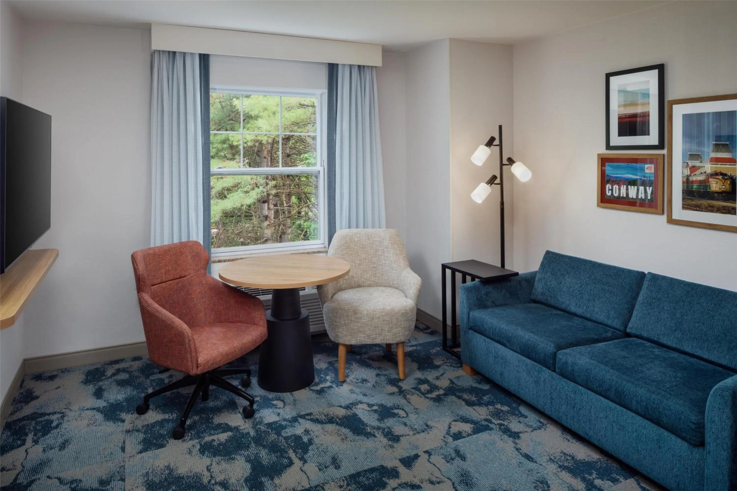 Living room in Hampton Inn & Suites North Conway