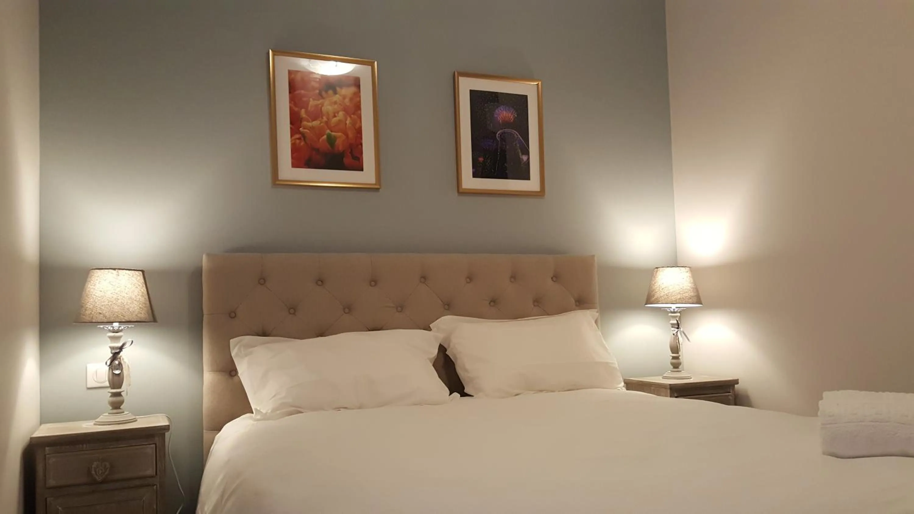 Bed in Hôtel Chez Jacqueline