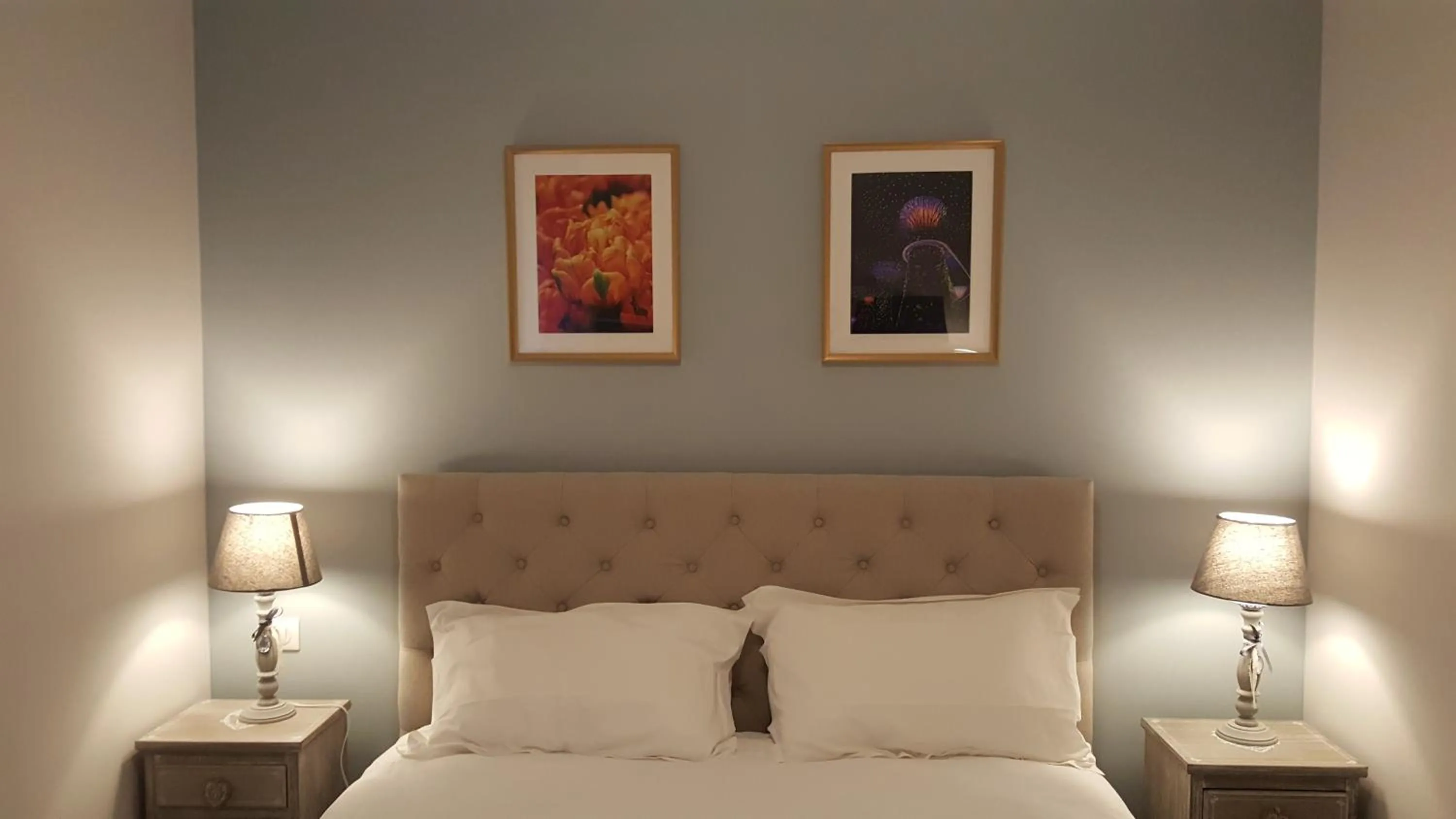 Bed in Hôtel Chez Jacqueline