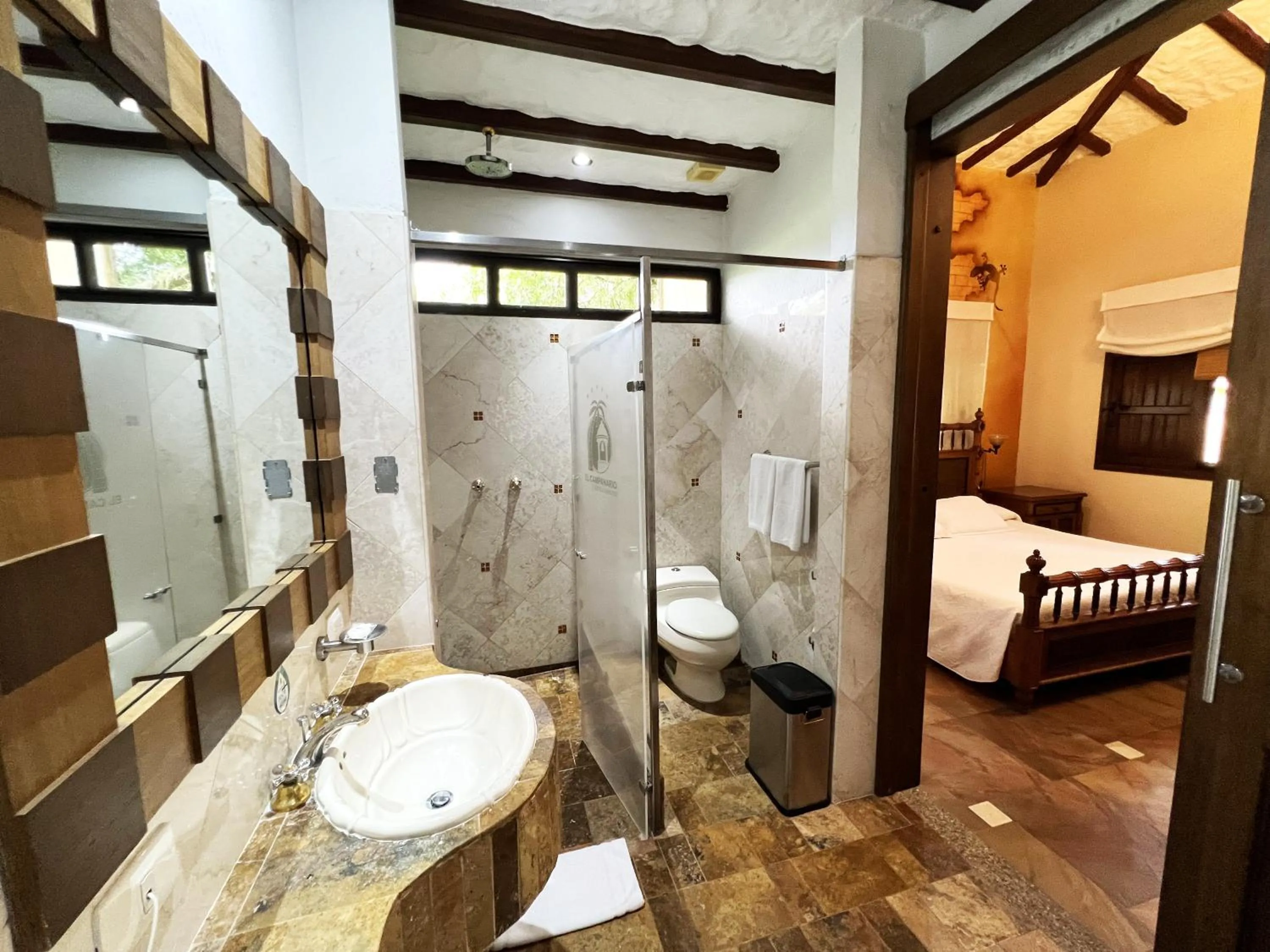 Bathroom, Bed in Tequendama Hotel Campestre Villavicencio