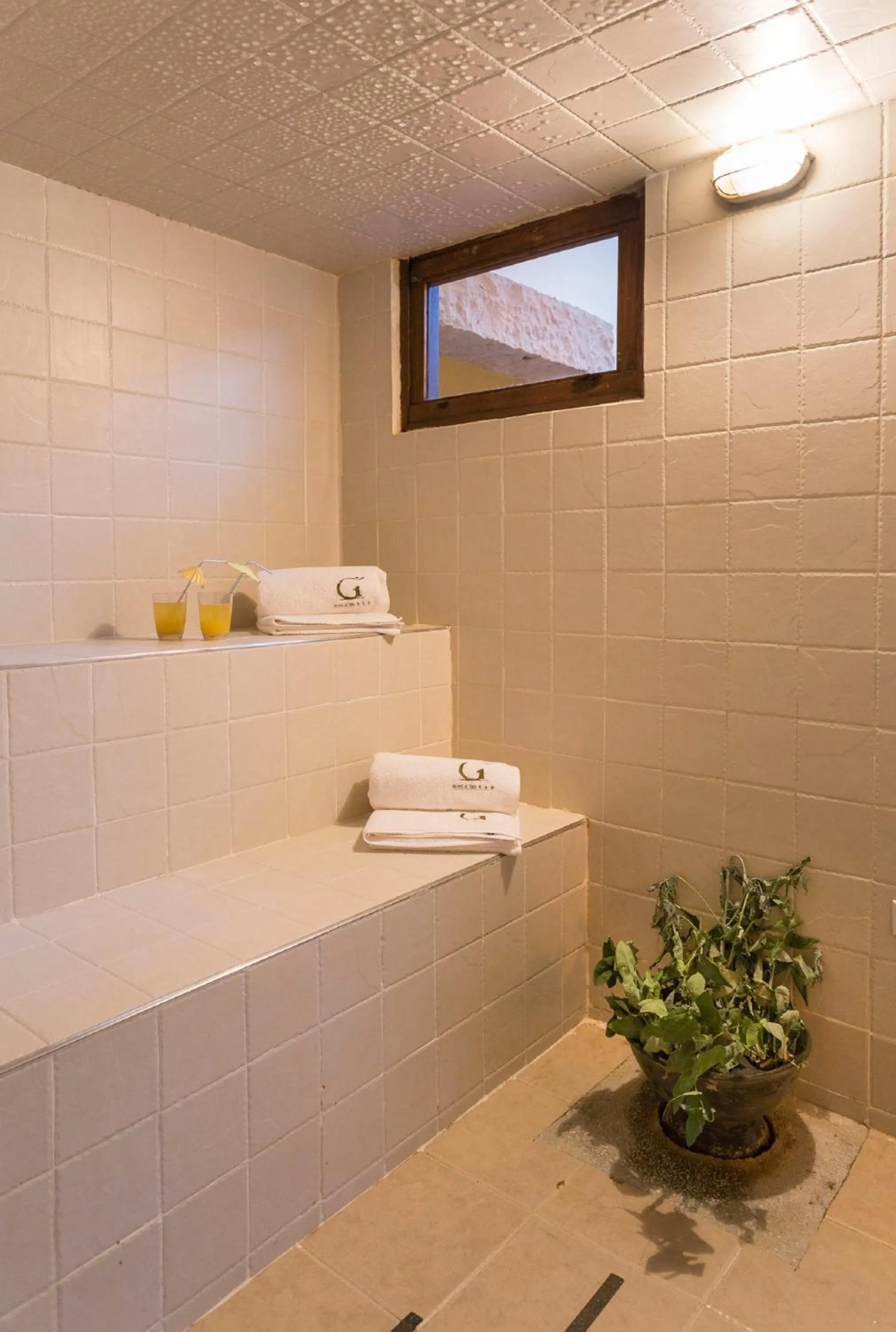 Steam room in Hotel y Spa Getsemani