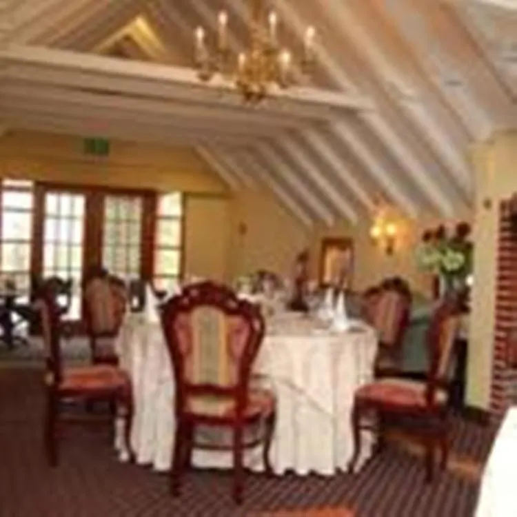 Restaurant/places to eat in Fourways Inn