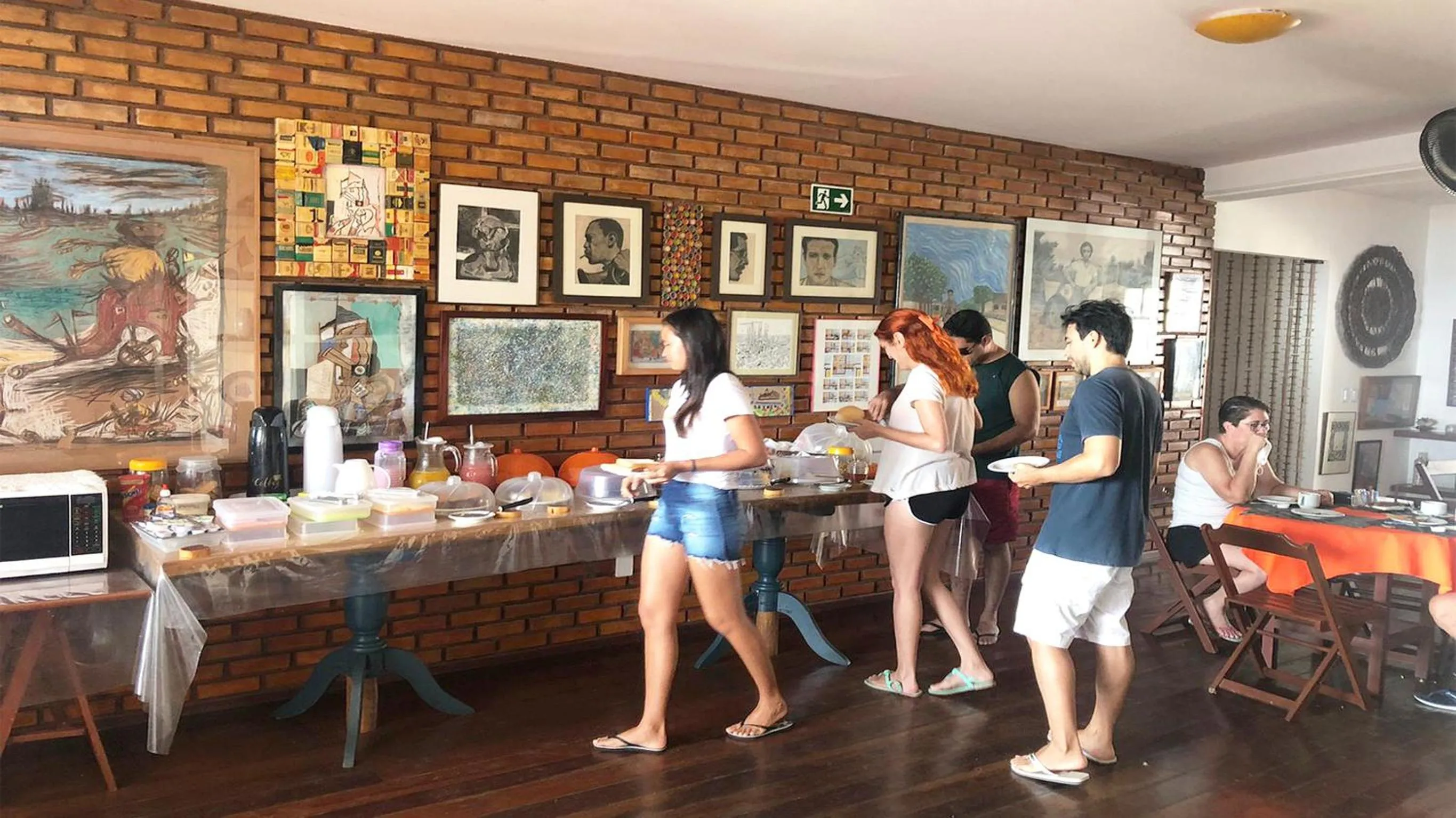 Buffet breakfast in Pousada do Sol