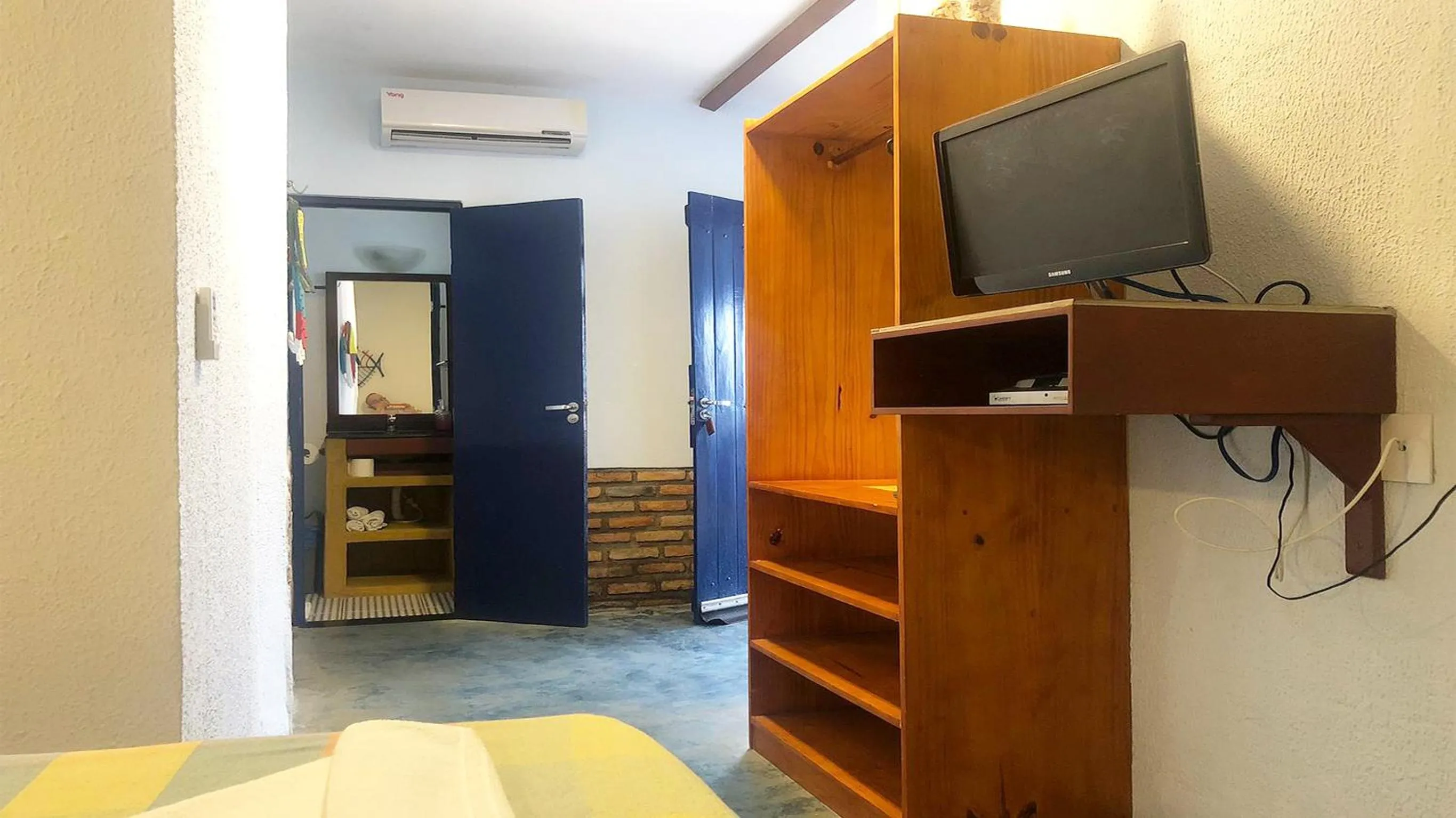 TV and multimedia in Pousada do Sol
