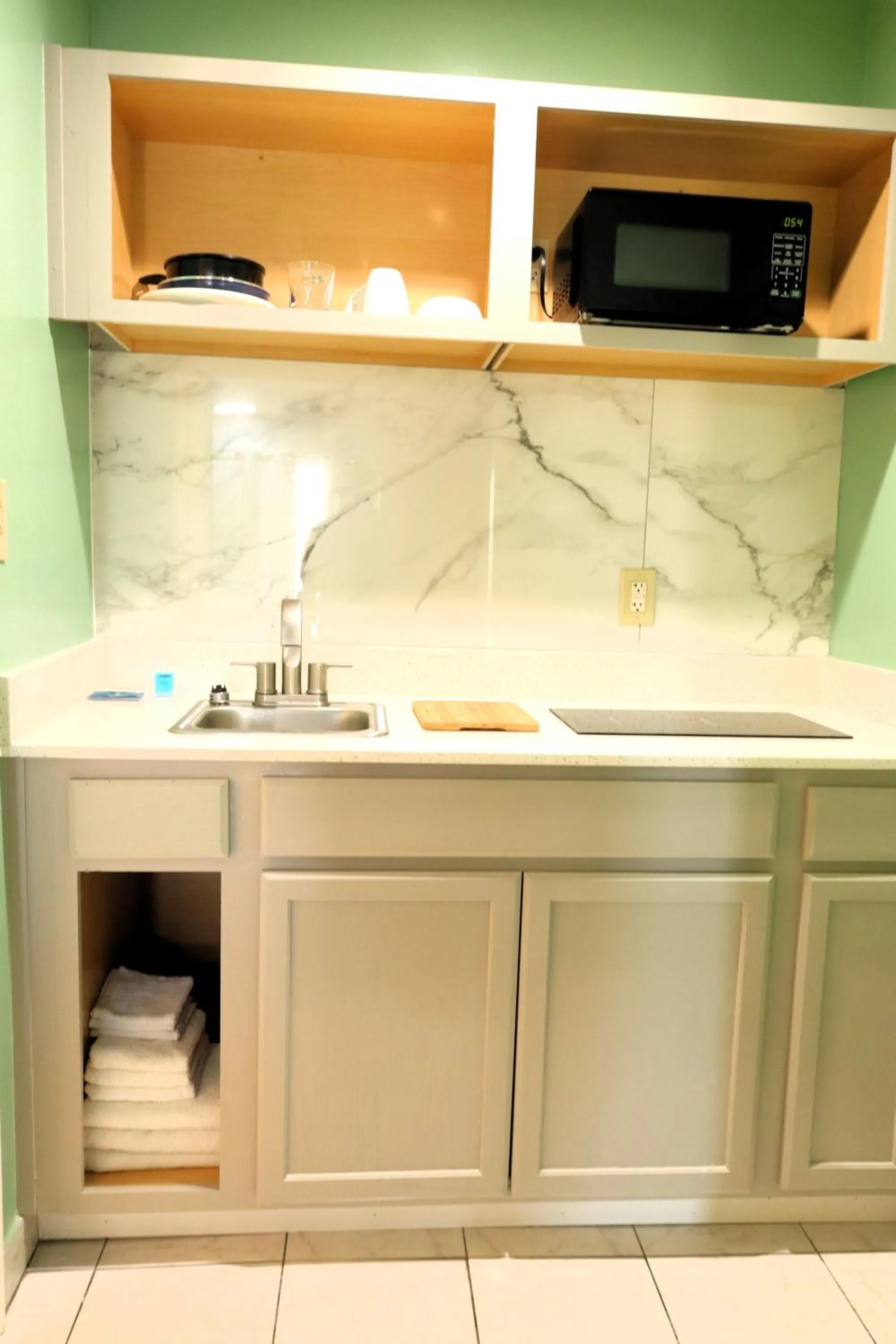 Kitchen or kitchenette in Americas Best Value Inn Suites & Studios Blytheville by Sonesta