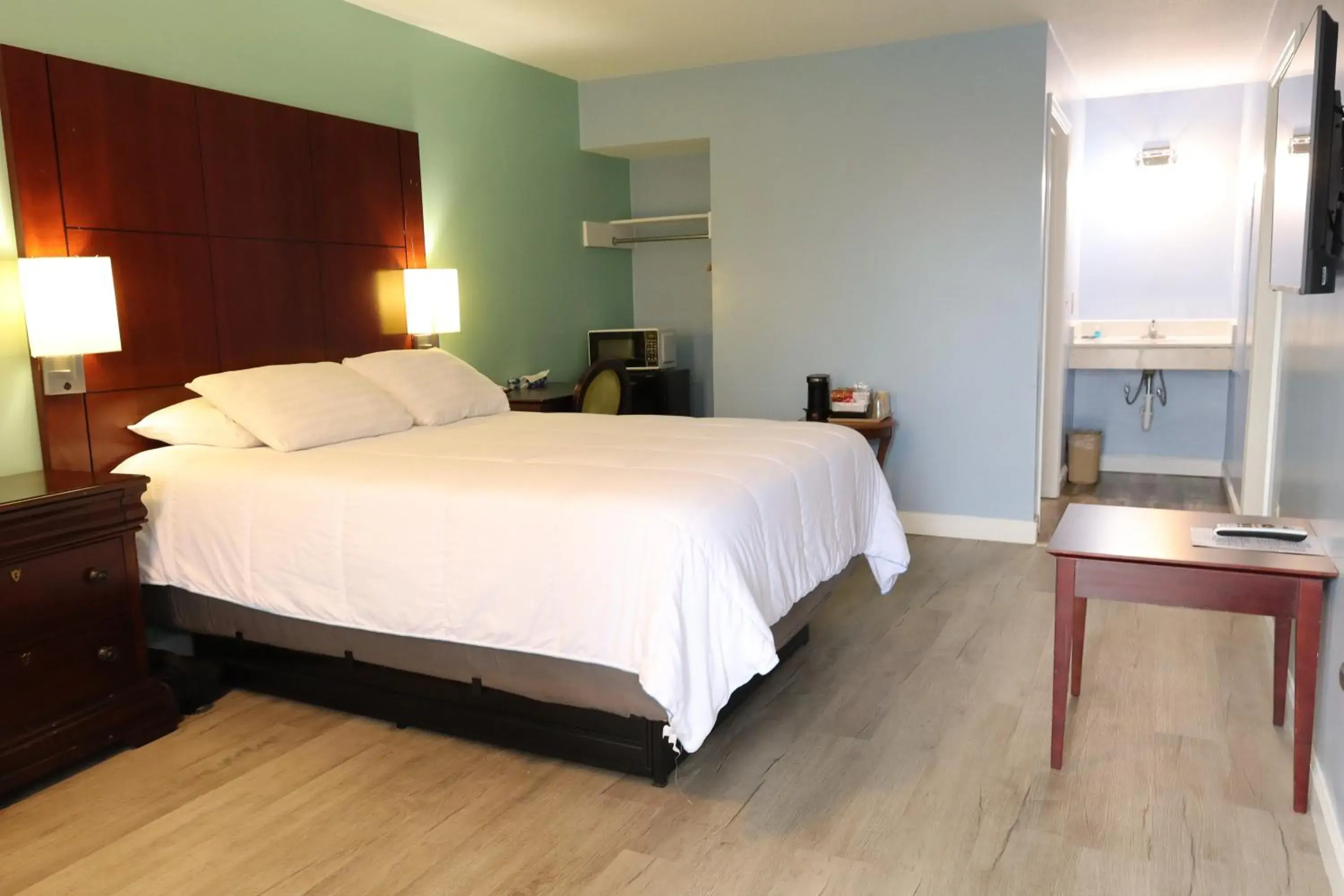 Bed in Americas Best Value Inn Suites & Studios Blytheville by Sonesta Bed in Americas Best Value Inn Suites & Studios Blytheville by Sonesta