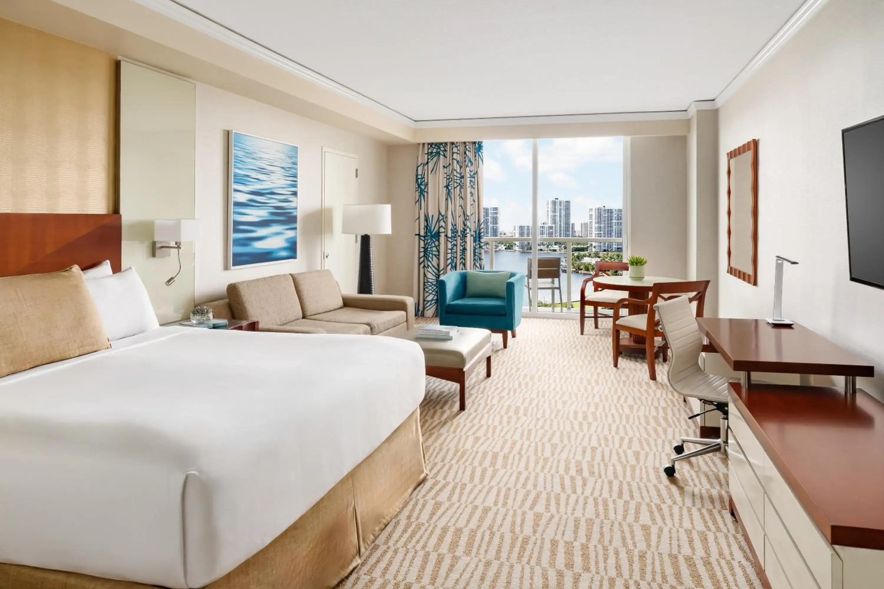 Bedroom, Bed in Trump International Beach Resort - Sunny Isles Beach Bedroom, Bed in Trump International Beach Resort - Sunny Isles Beach