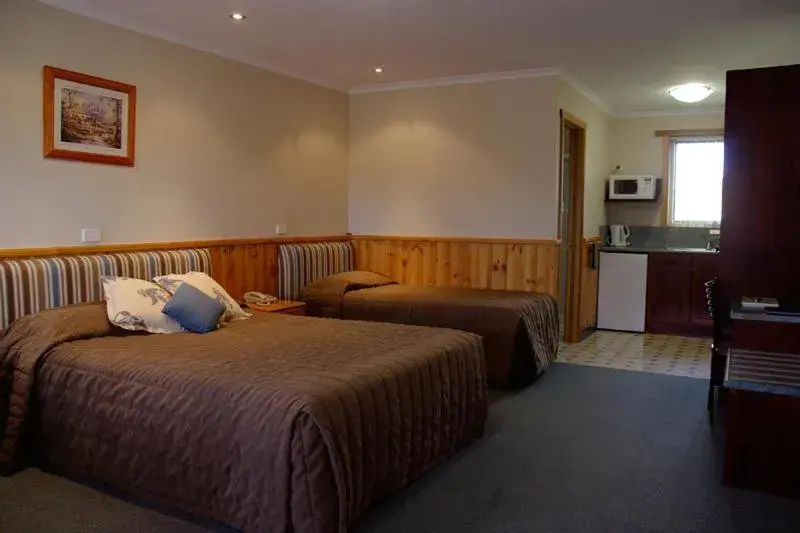 Deluxe Queen Room - Disability Access in Kentish Hills Retreat Deluxe Queen Room - Disability Access in Kentish Hills Retreat