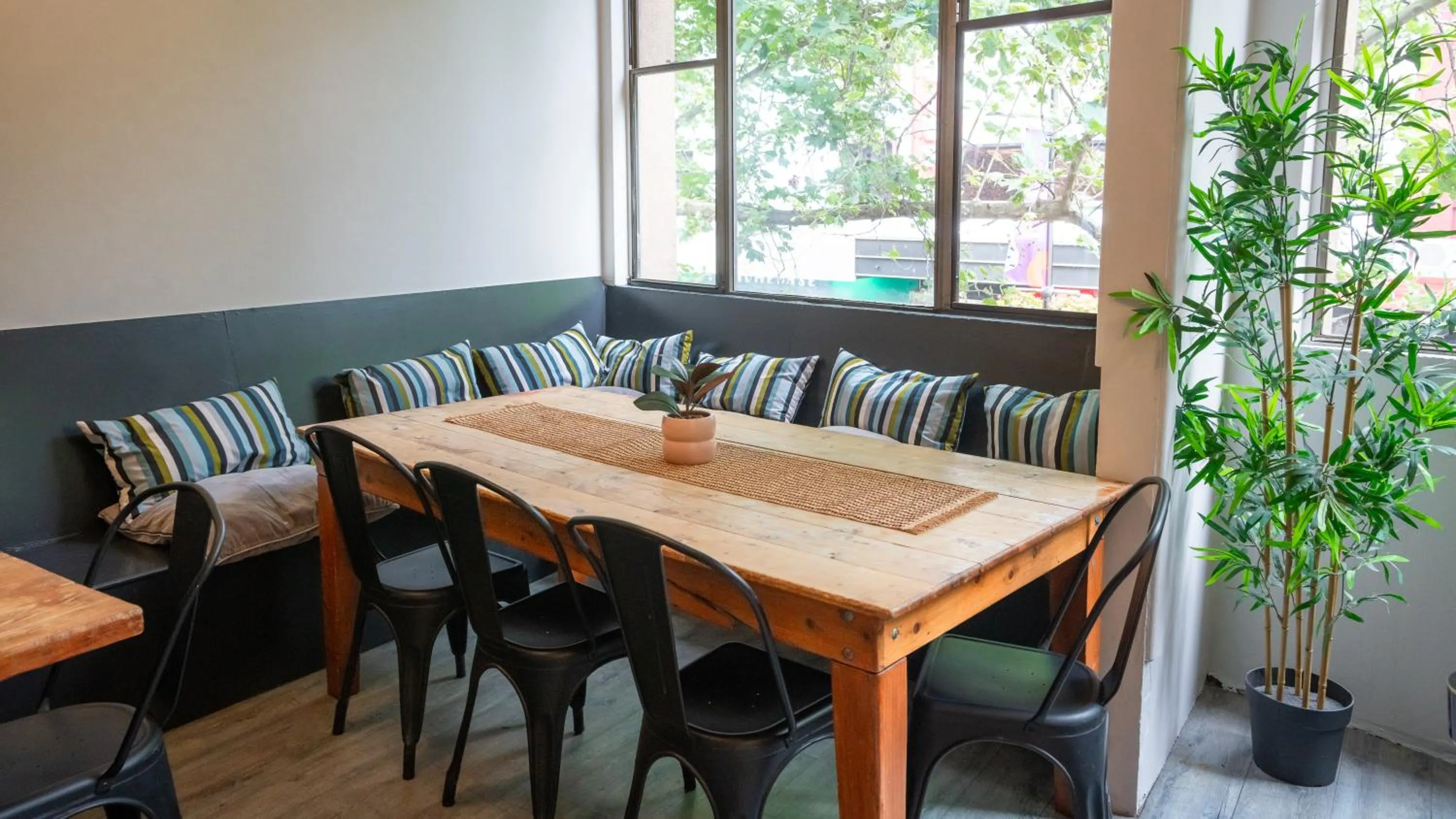 Living room in Mad Monkey East Side