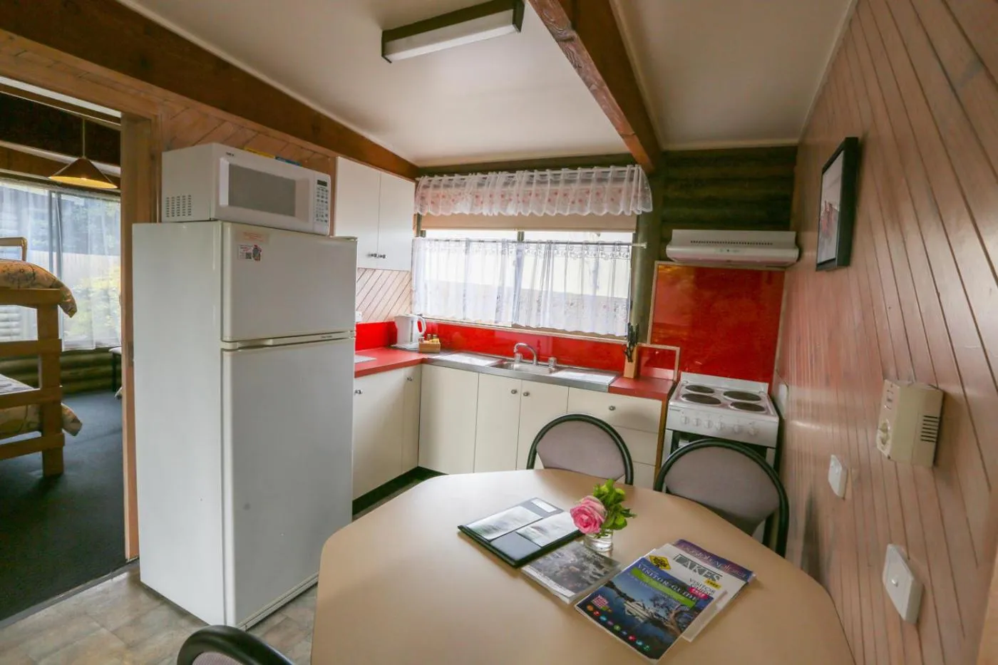 Coffee/tea facilities in Lazy Acre Log Cabins