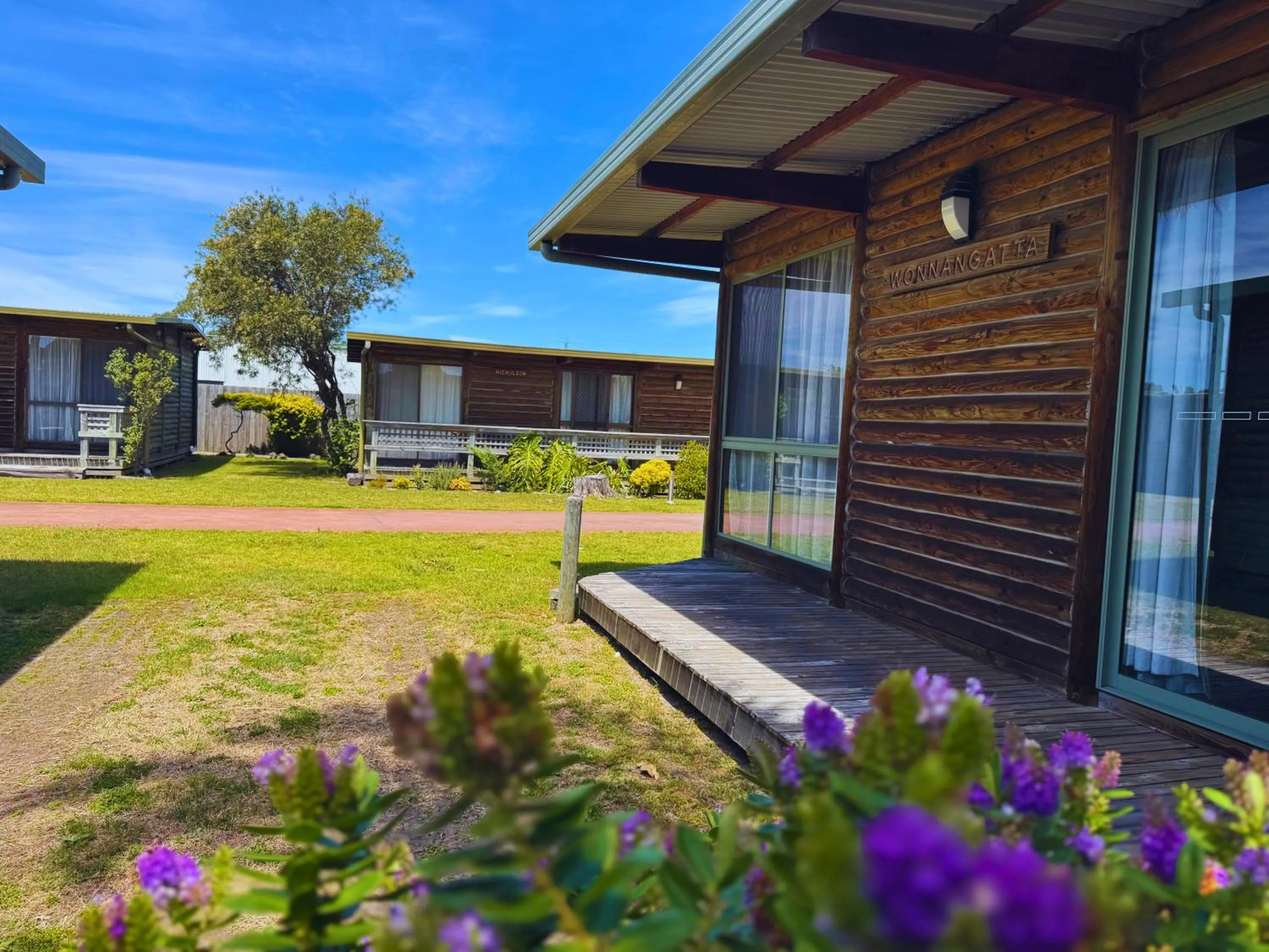 Property building in Lazy Acre Log Cabins