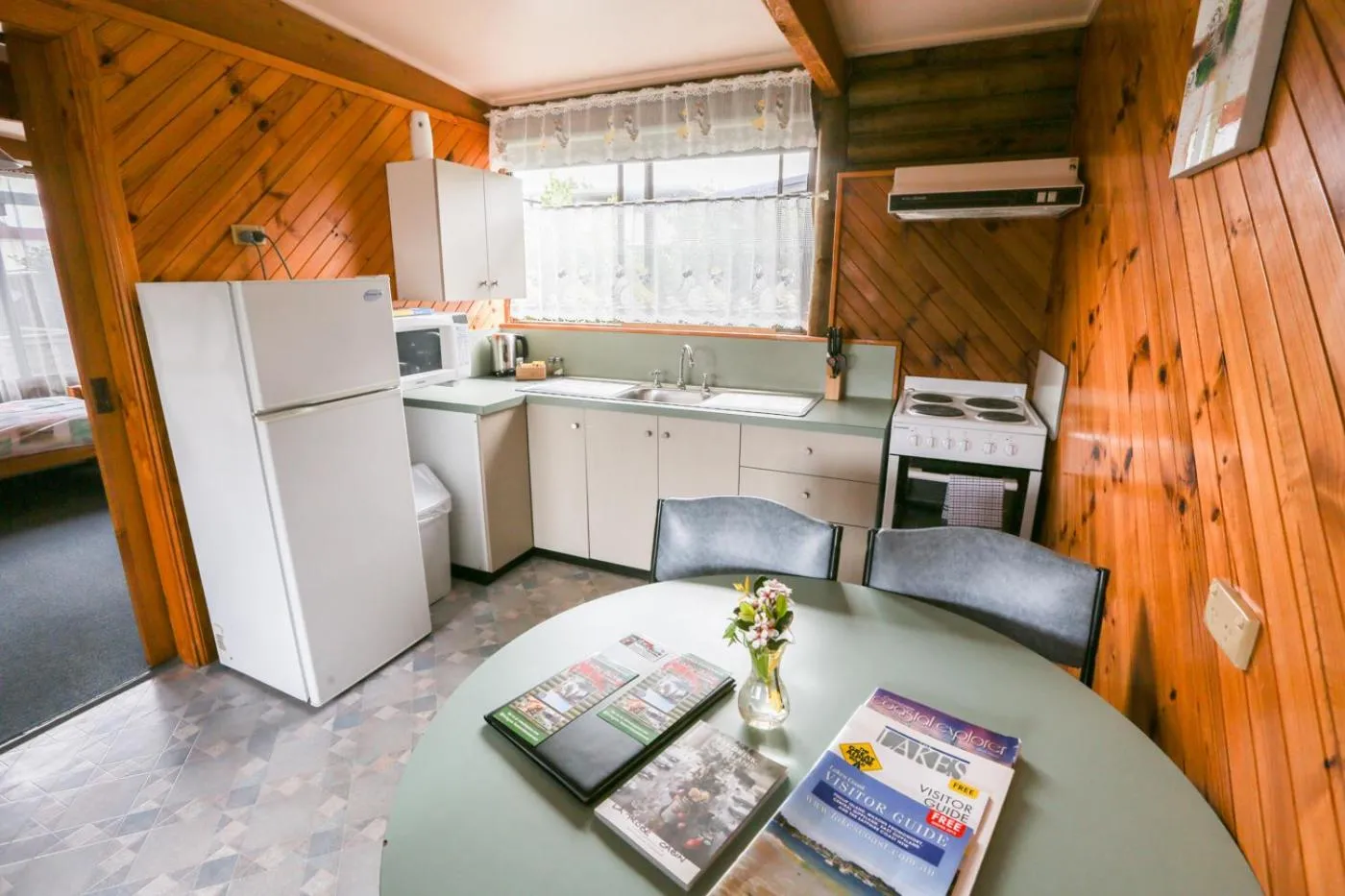 Coffee/tea facilities in Lazy Acre Log Cabins