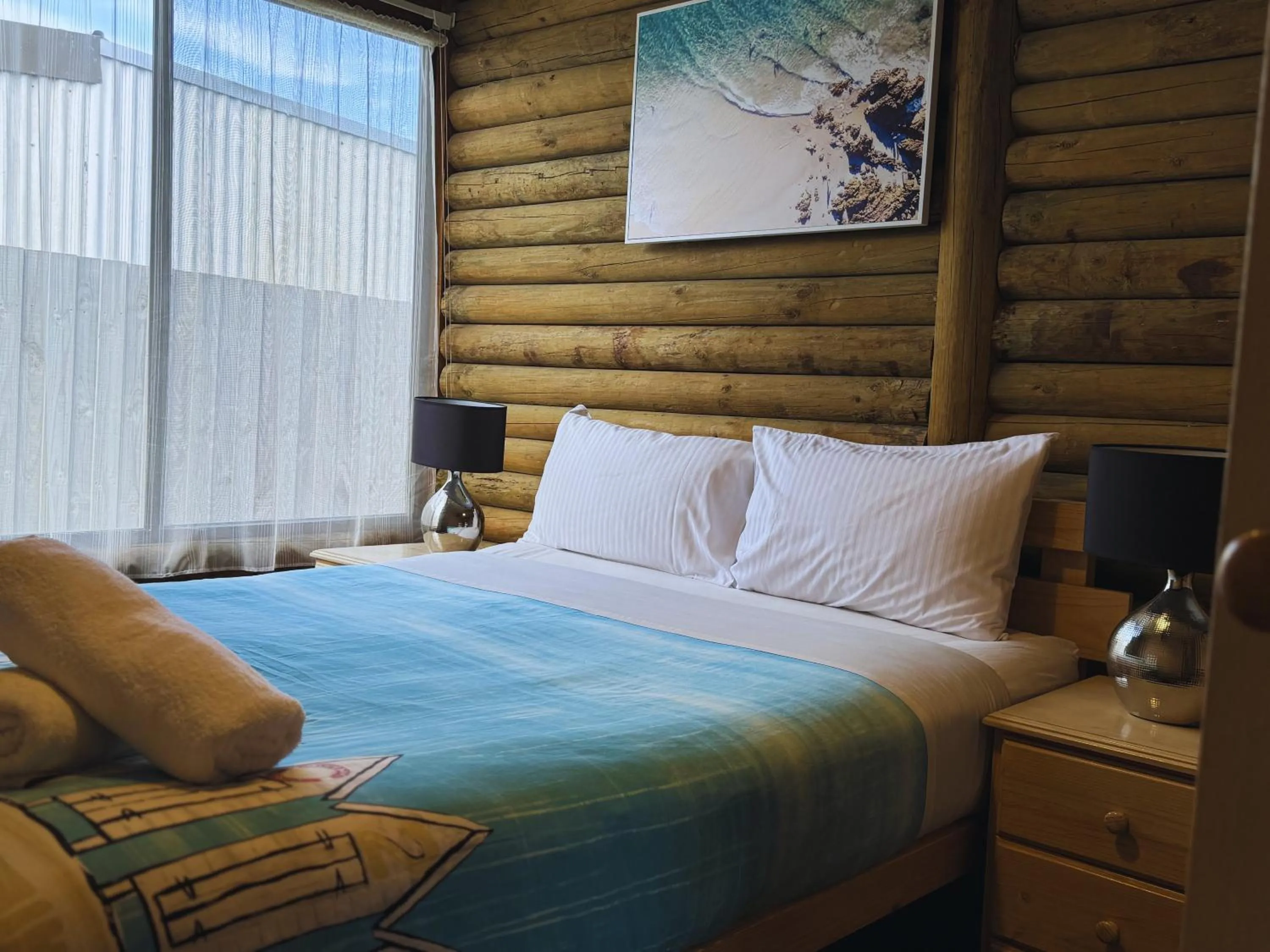Bedroom, Bed in Lazy Acre Log Cabins