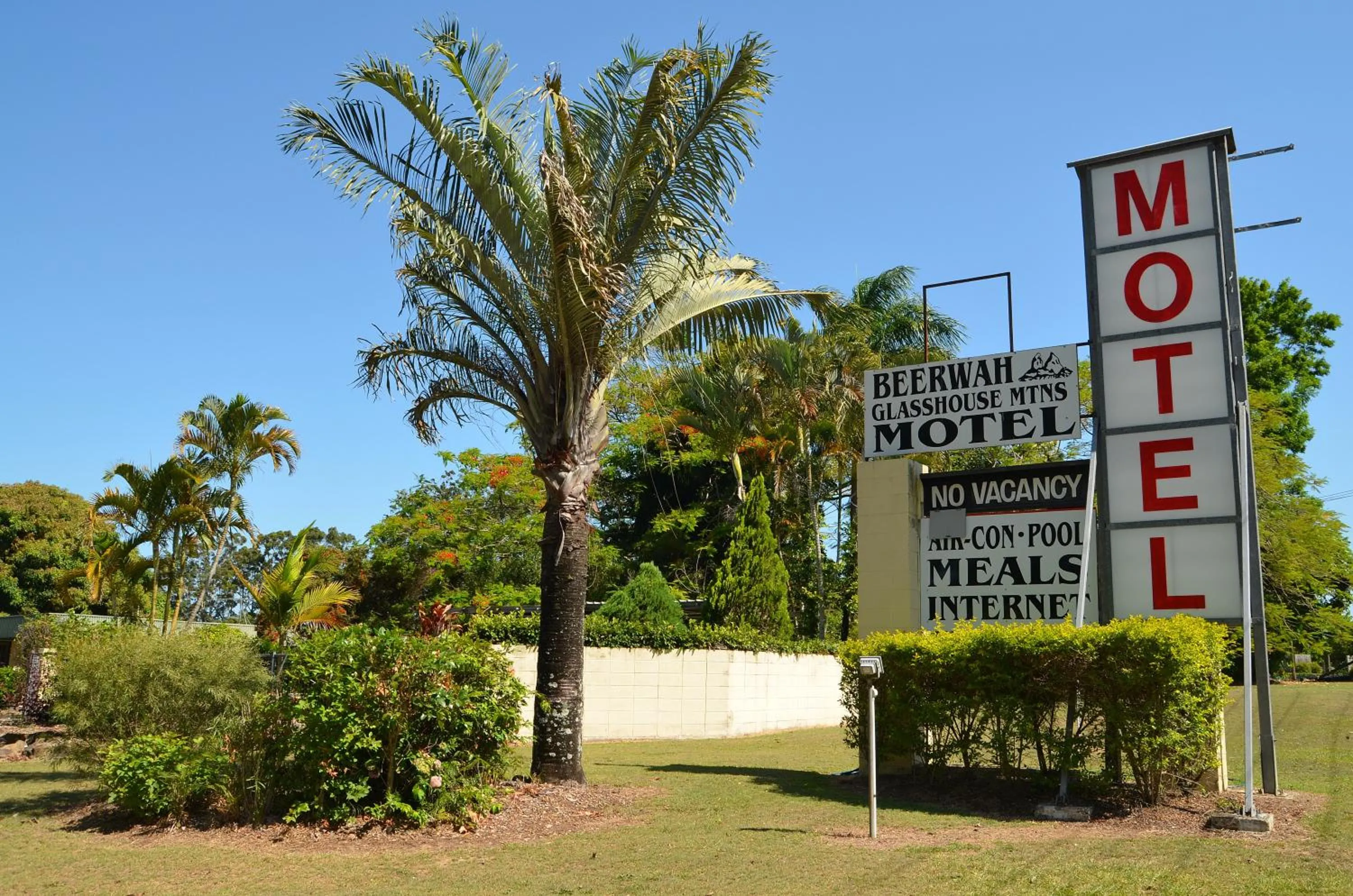 Facade/entrance in Beerwah Glasshouse Motel