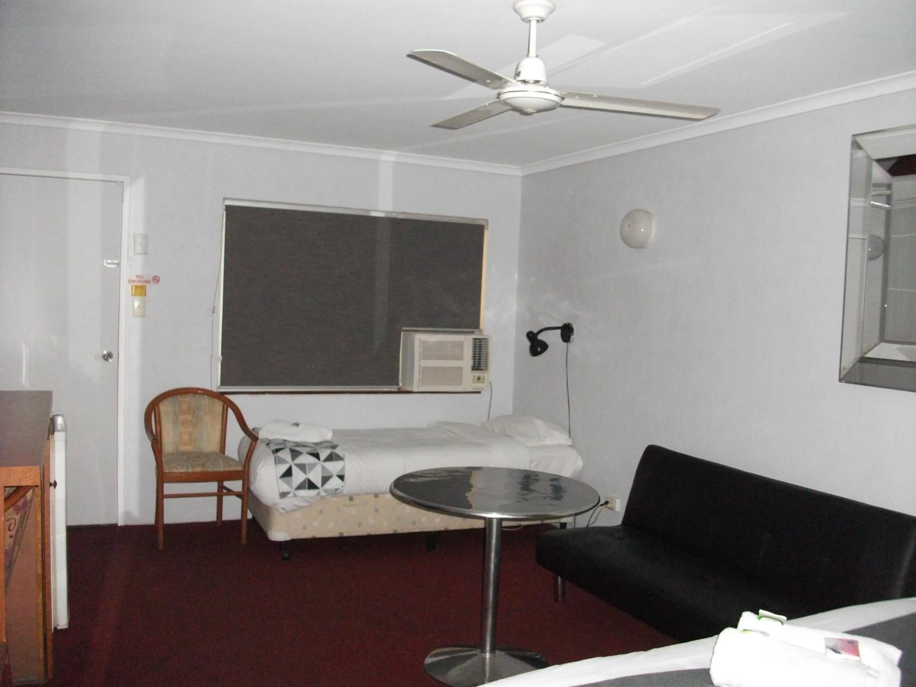Beerwah Glasshouse Motel