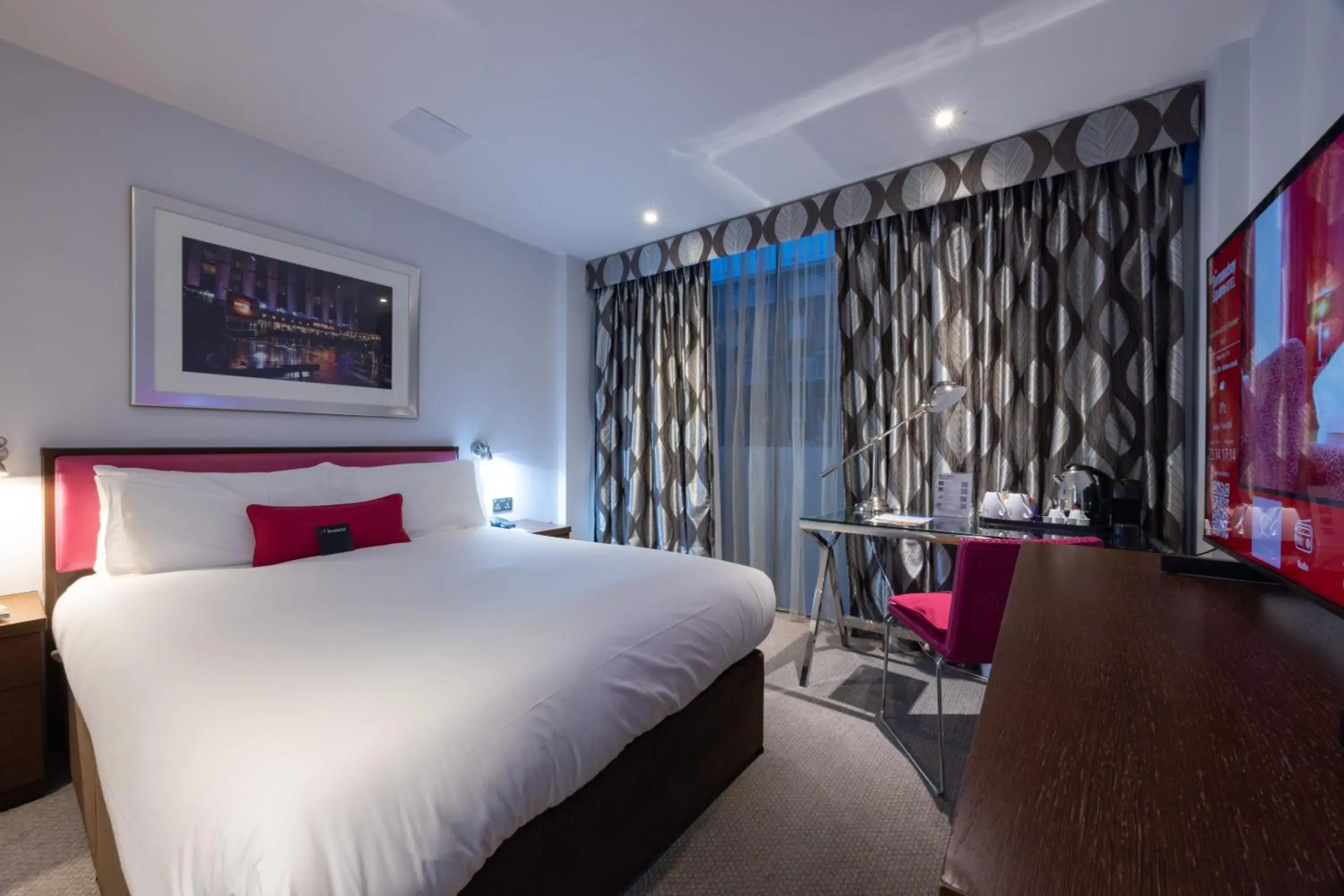 Bedroom, Bed in Bermondsey Square Hotel - A Bespoke Hotel Bedroom, Bed in Bermondsey Square Hotel - A Bespoke Hotel